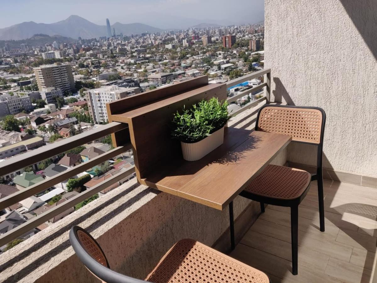 Descansa Mientras Descubres Lo Mejor De Nunoa Santiago