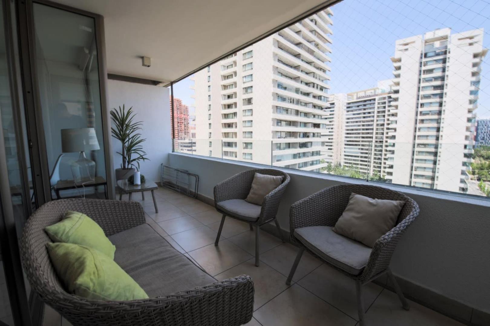 Espacioso Depto 2br 2ba - Sector Parque Arauco * Santiago