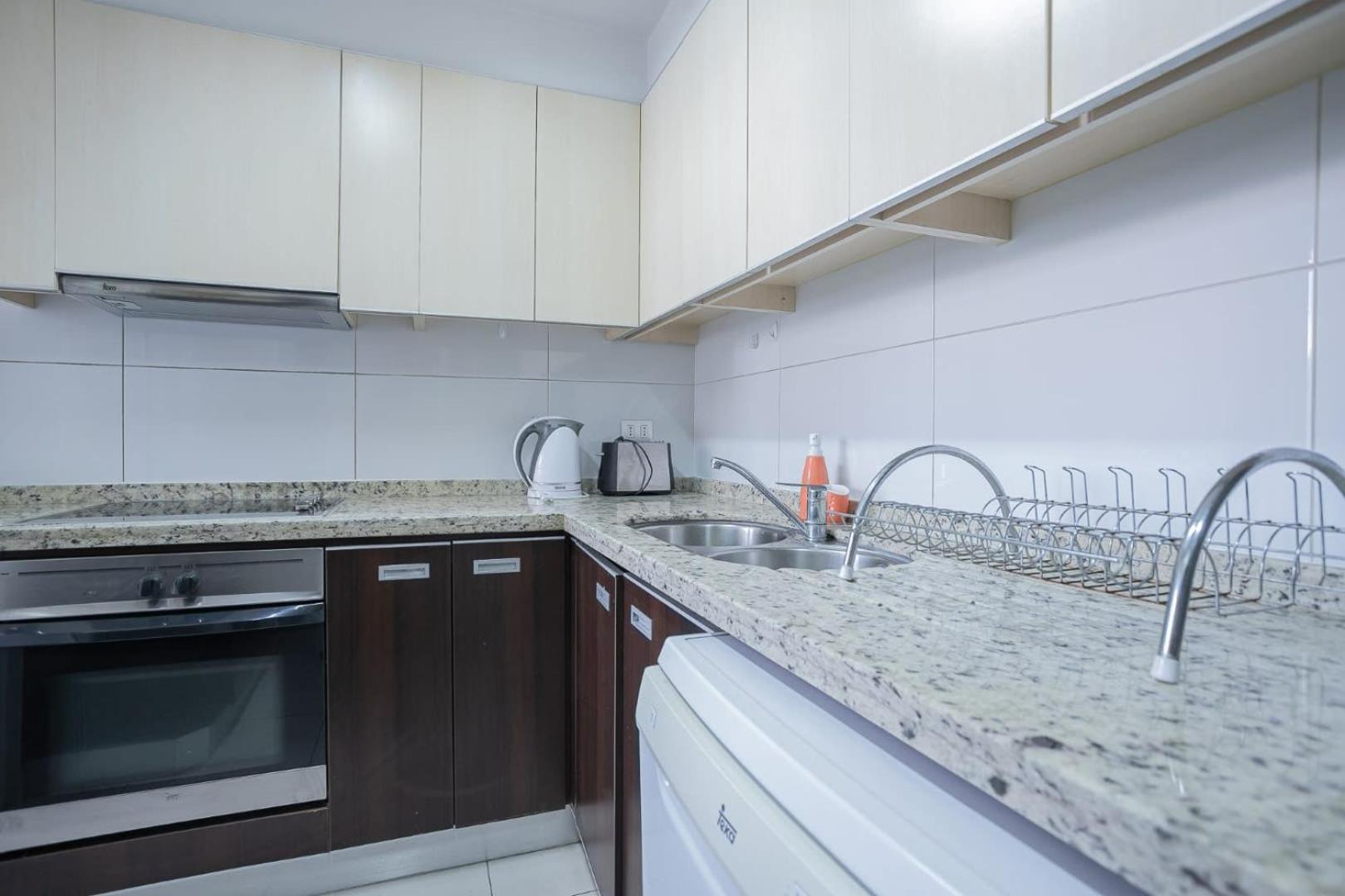Espacioso Depto 2br 2ba - Sector Parque Arauco Apartment