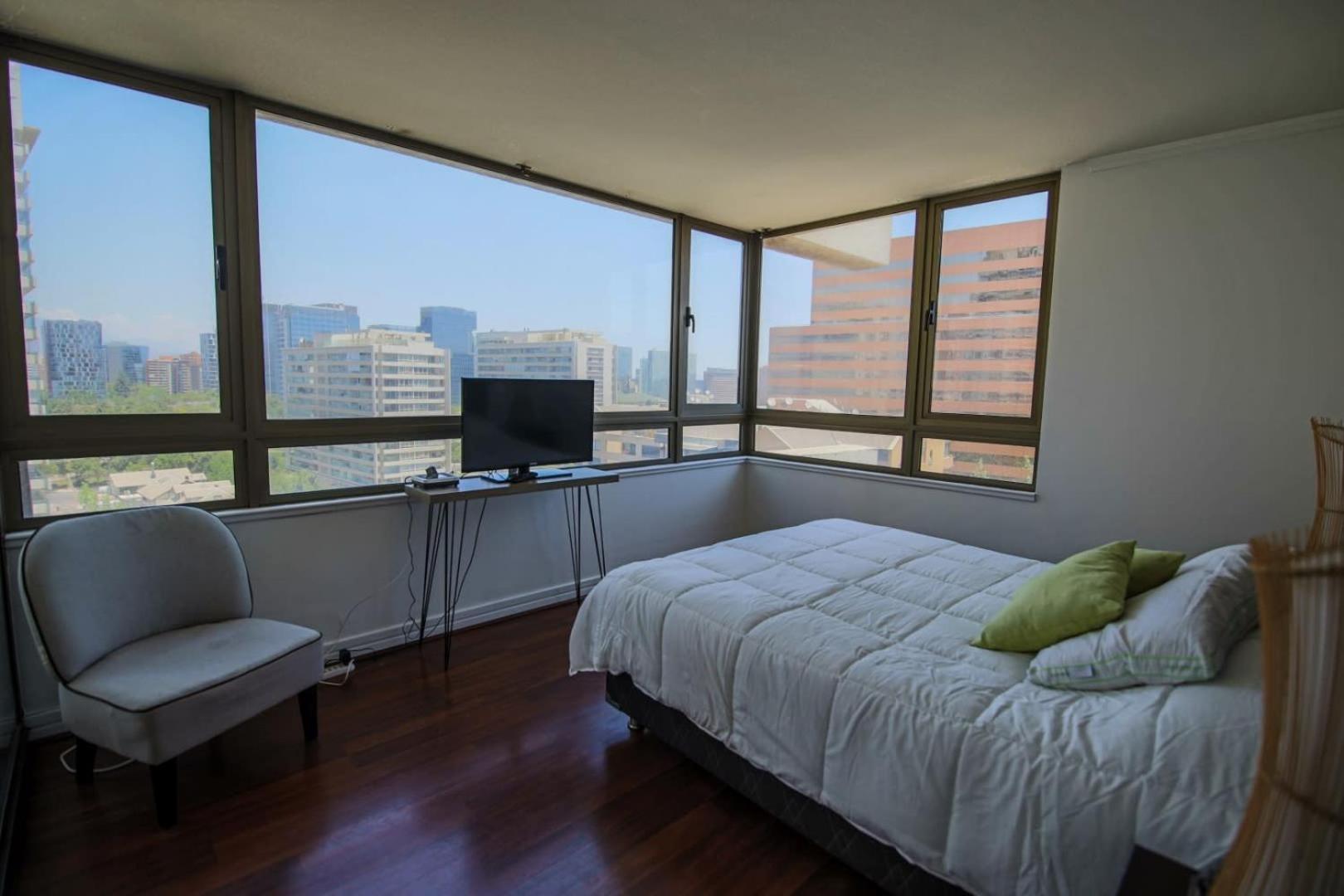 Espacioso Depto 2br 2ba - Sector Parque Arauco Apartment