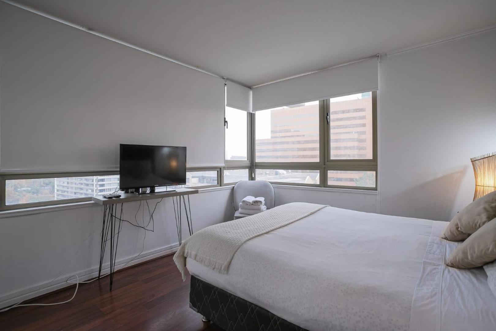Espacioso Depto 2br 2ba - Sector Parque Arauco Apartamento Santiago