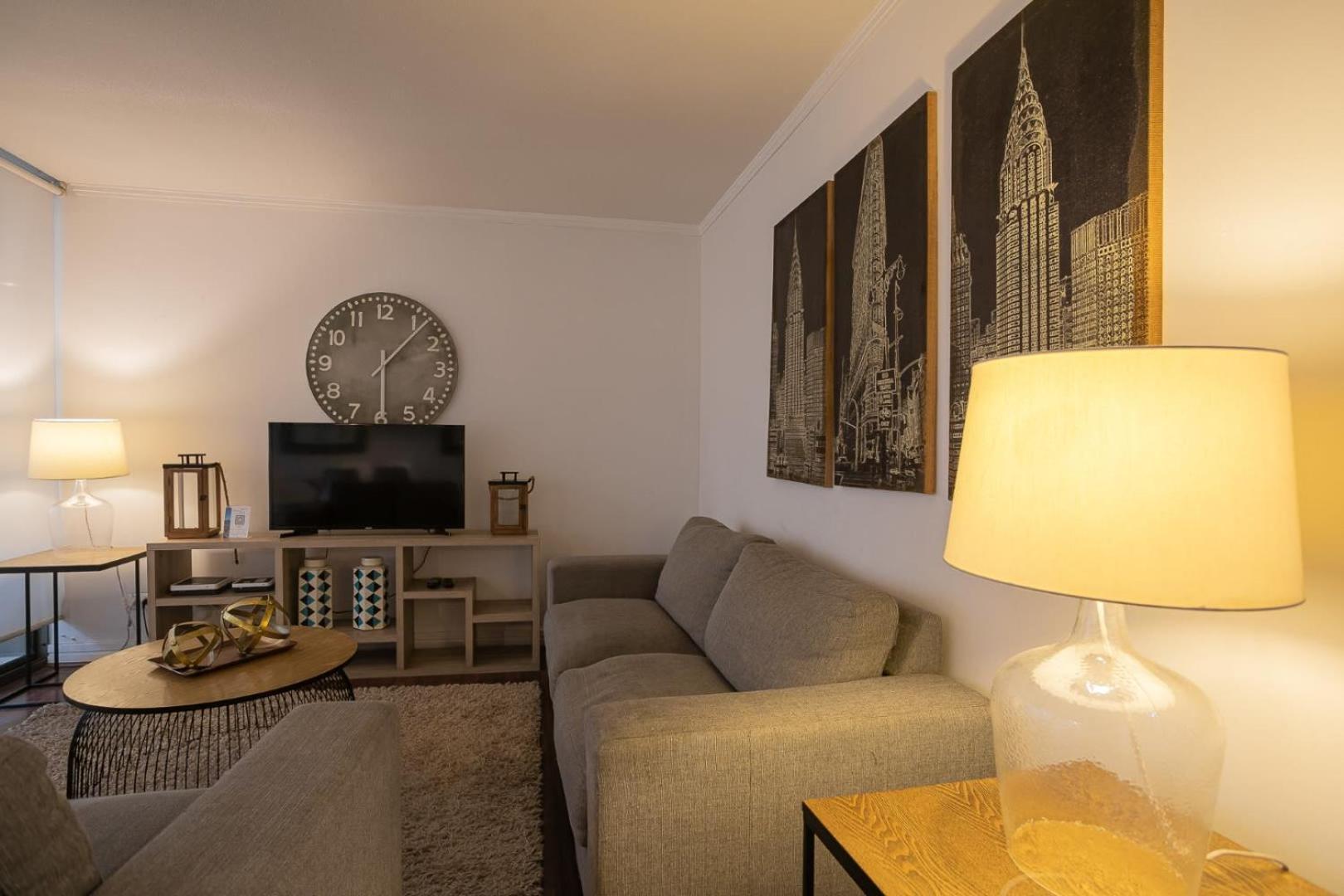Espacioso Depto 2br 2ba - Sector Parque Arauco Apartamento *
