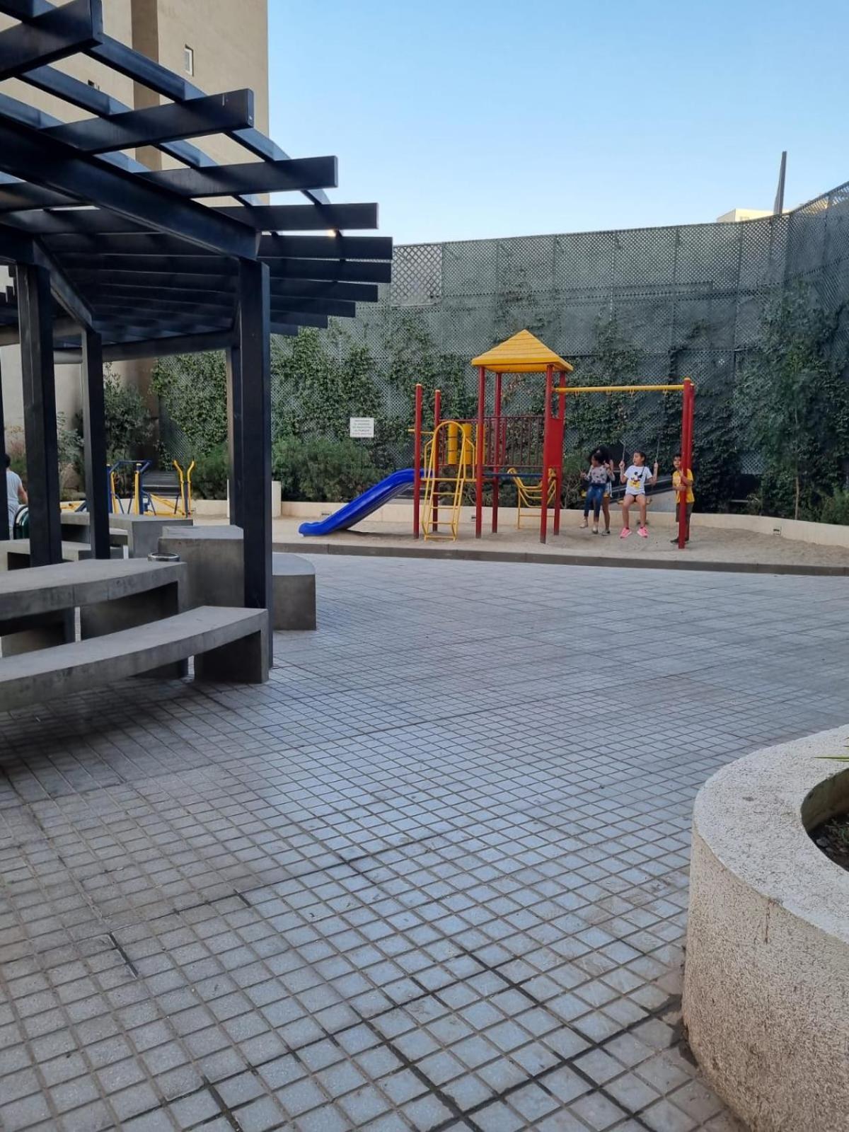 Apartamento En La Florida Mall, Clinicas, Estadios *