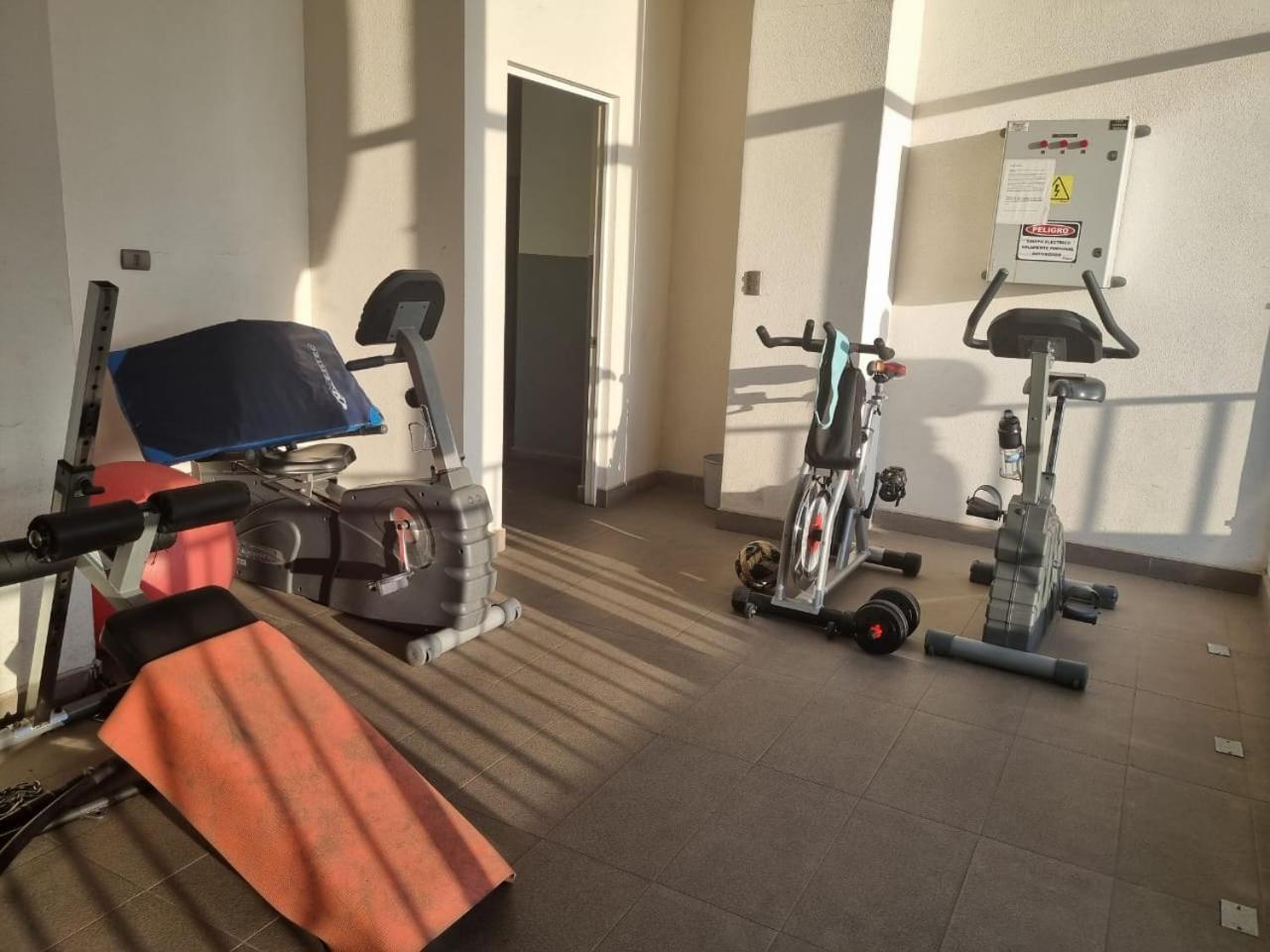 En La Florida Mall, Clinicas, Estadios Apartamento