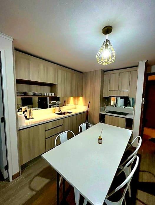 Apartamento Apartamento Mall Parque Arauco I Lavadora I Wifi I Tv I Aire Acondicionado