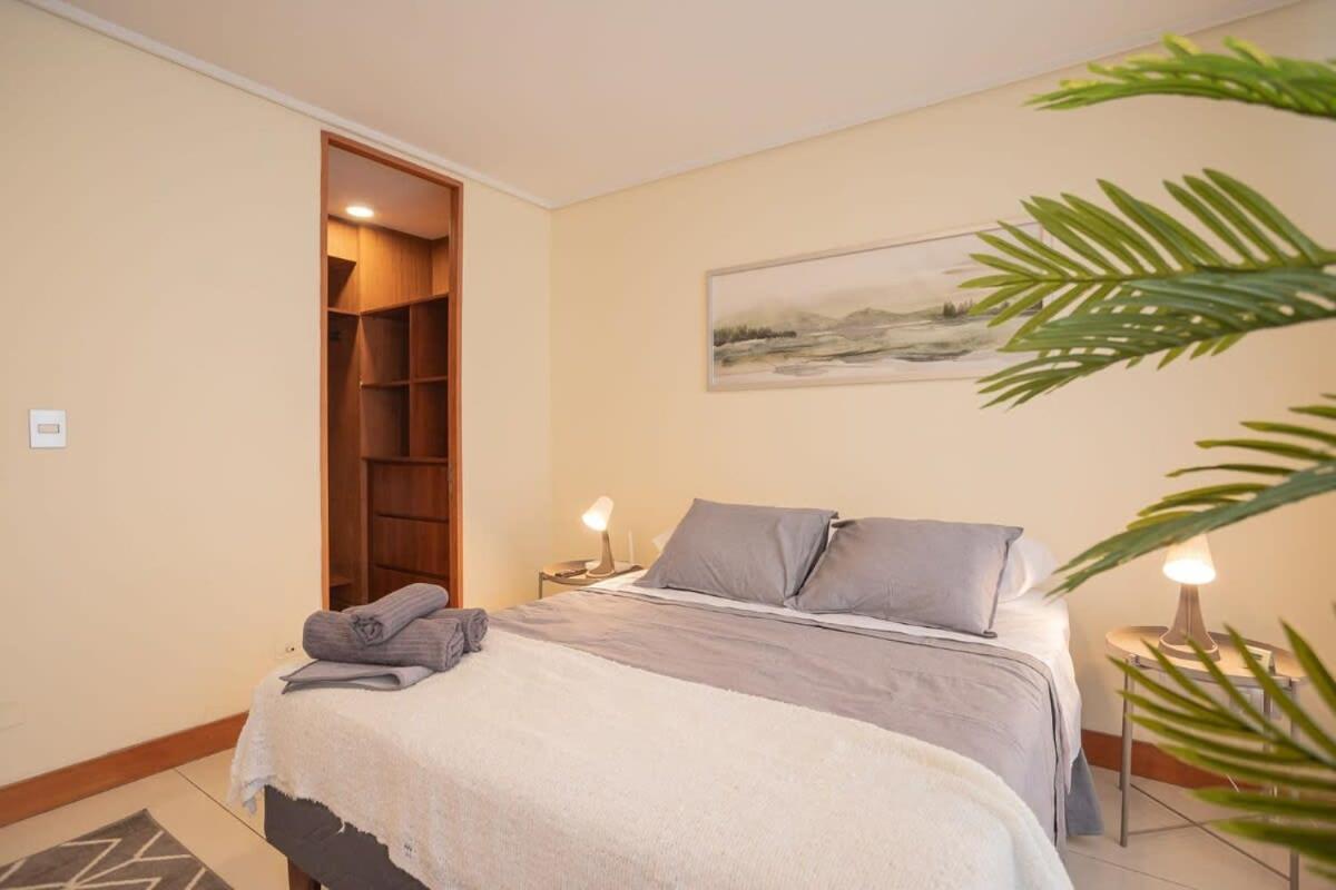 Descubre El Encanto De Condes En
