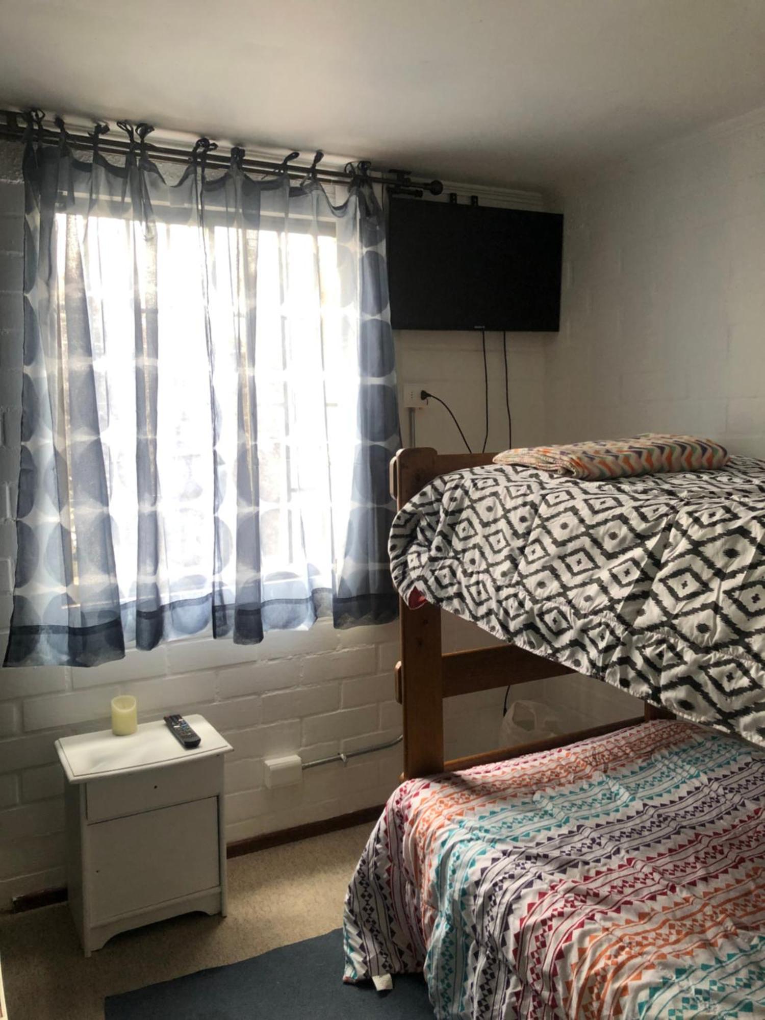 Homestay Habitacion Ii Cerca Del Aeropuerto - Tu Espacio Re Santiago