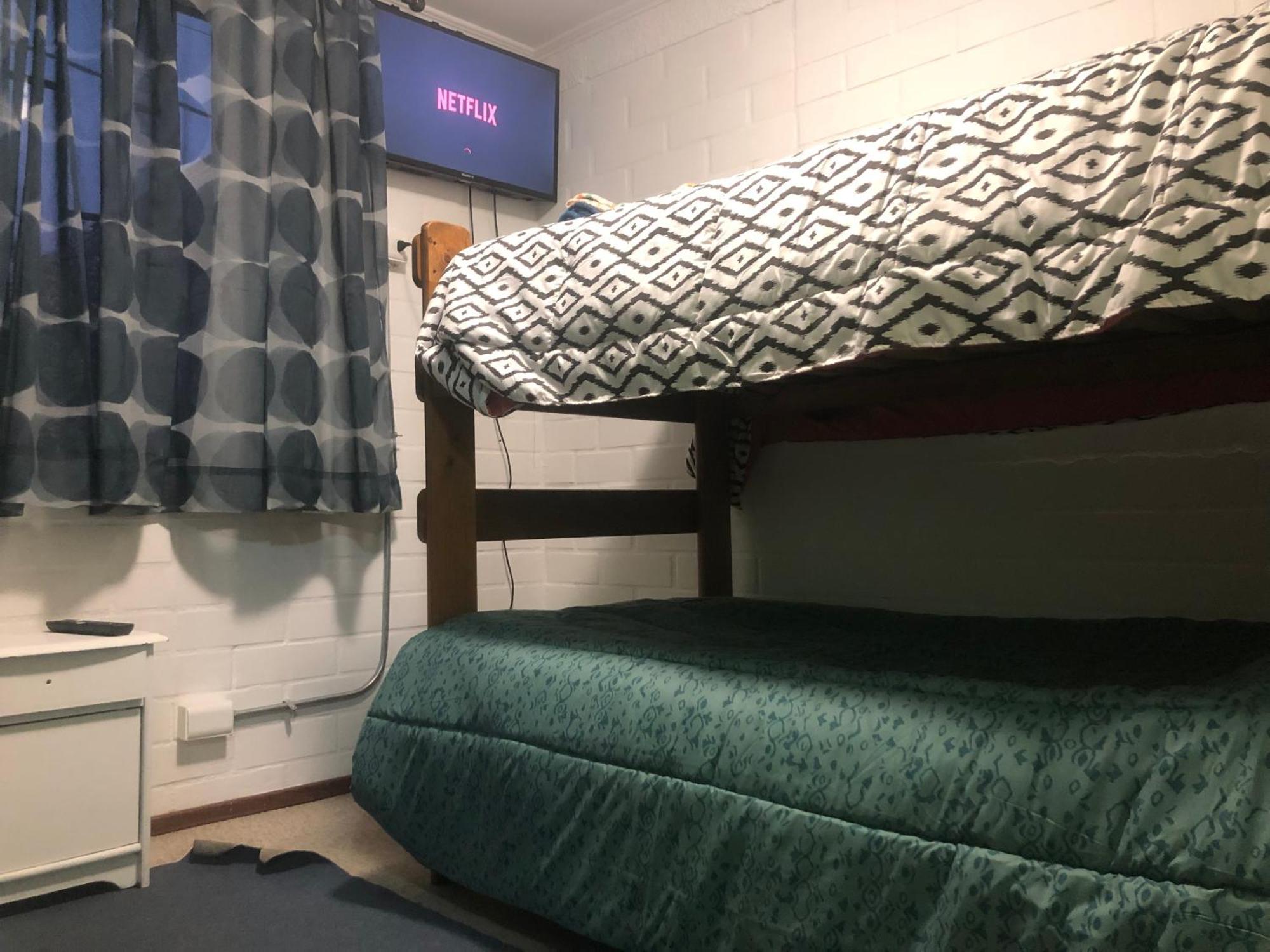 Habitacion Ii Cerca Del Aeropuerto - Tu Espacio Re Homestay