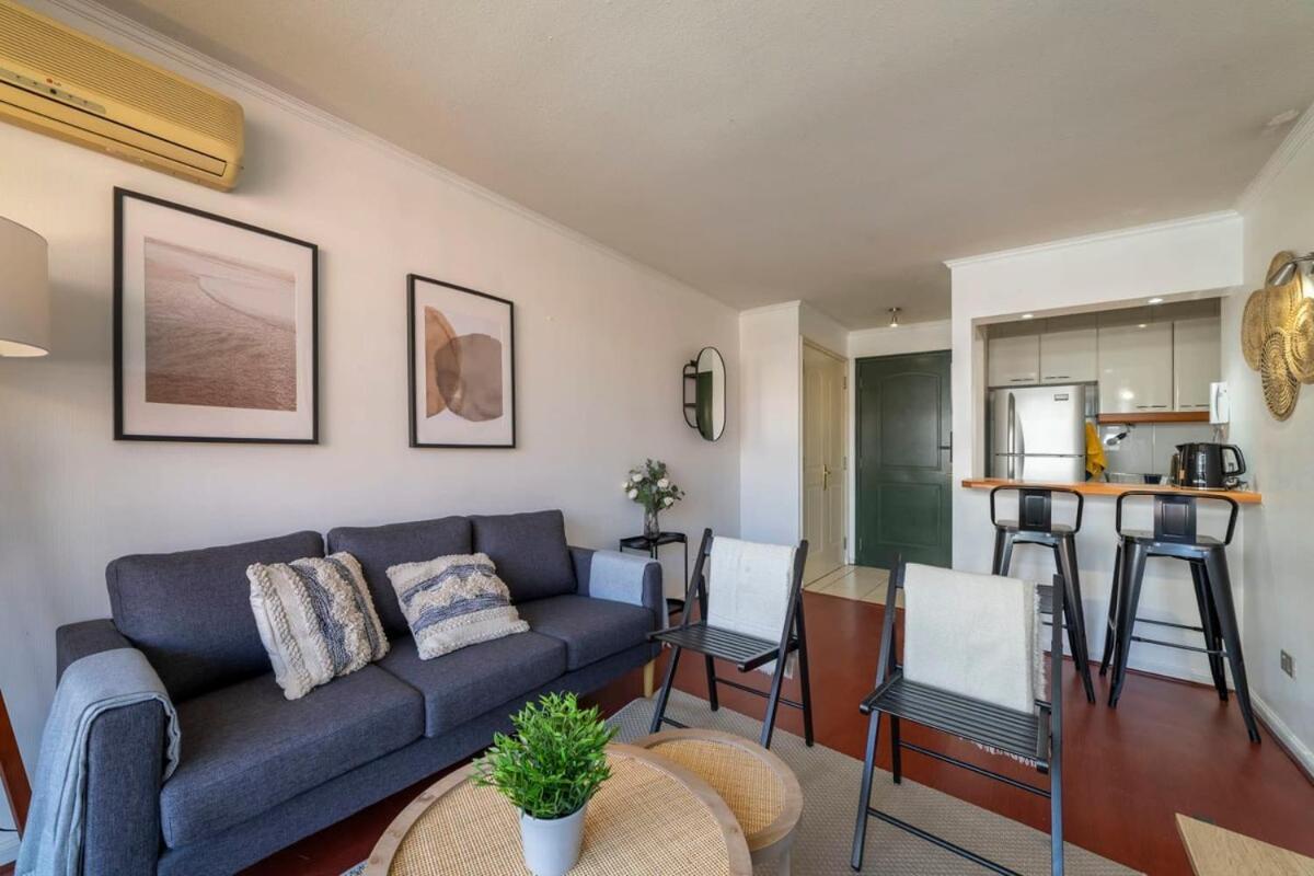 Enjoy The Comfort Of Our In Las Condes Apartamento