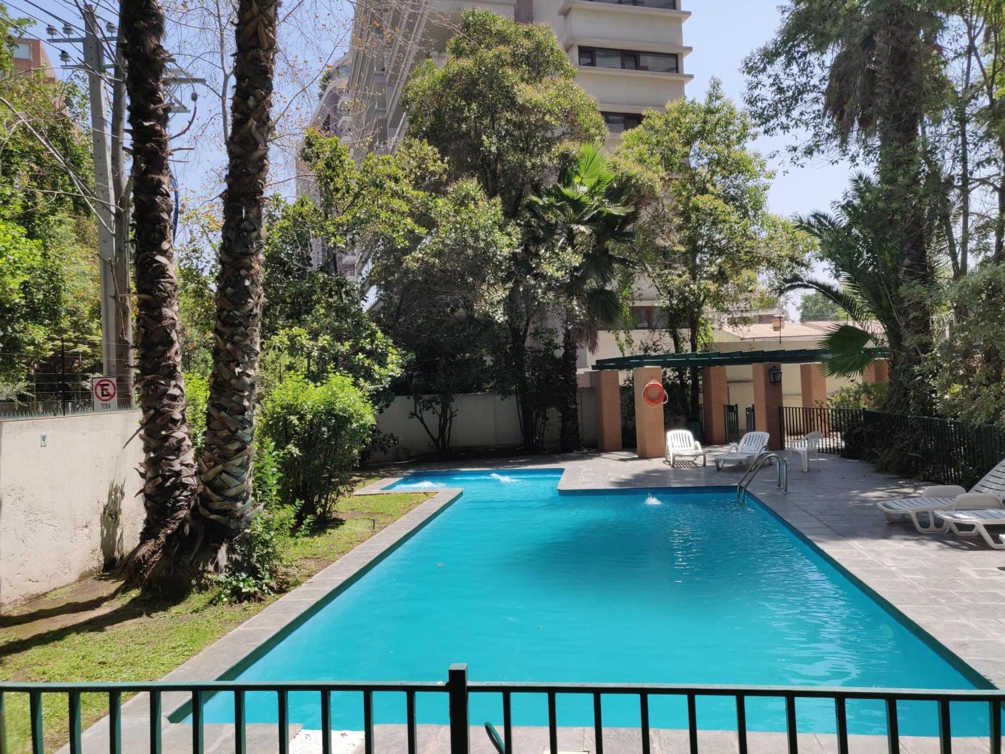 Exclusive In Condes Alcantara Metro Apartment
