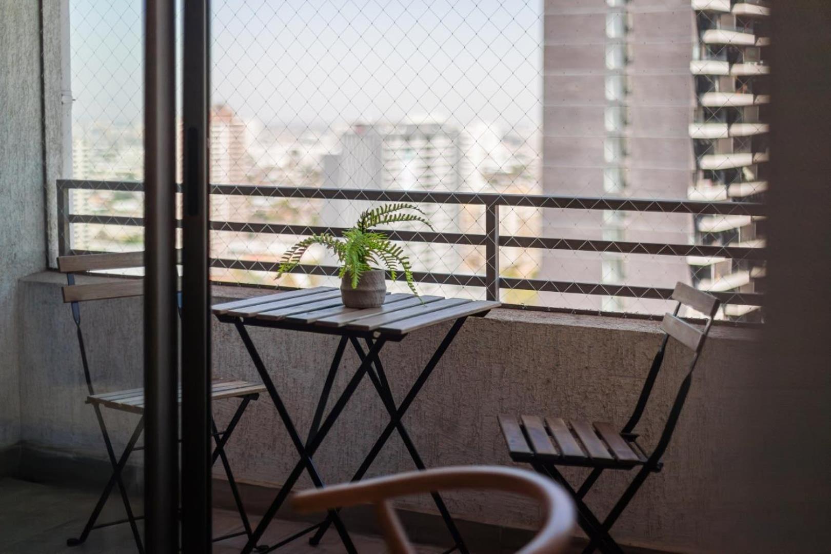 Empapate Del Ambiente Bohemio De Barrio Italia
