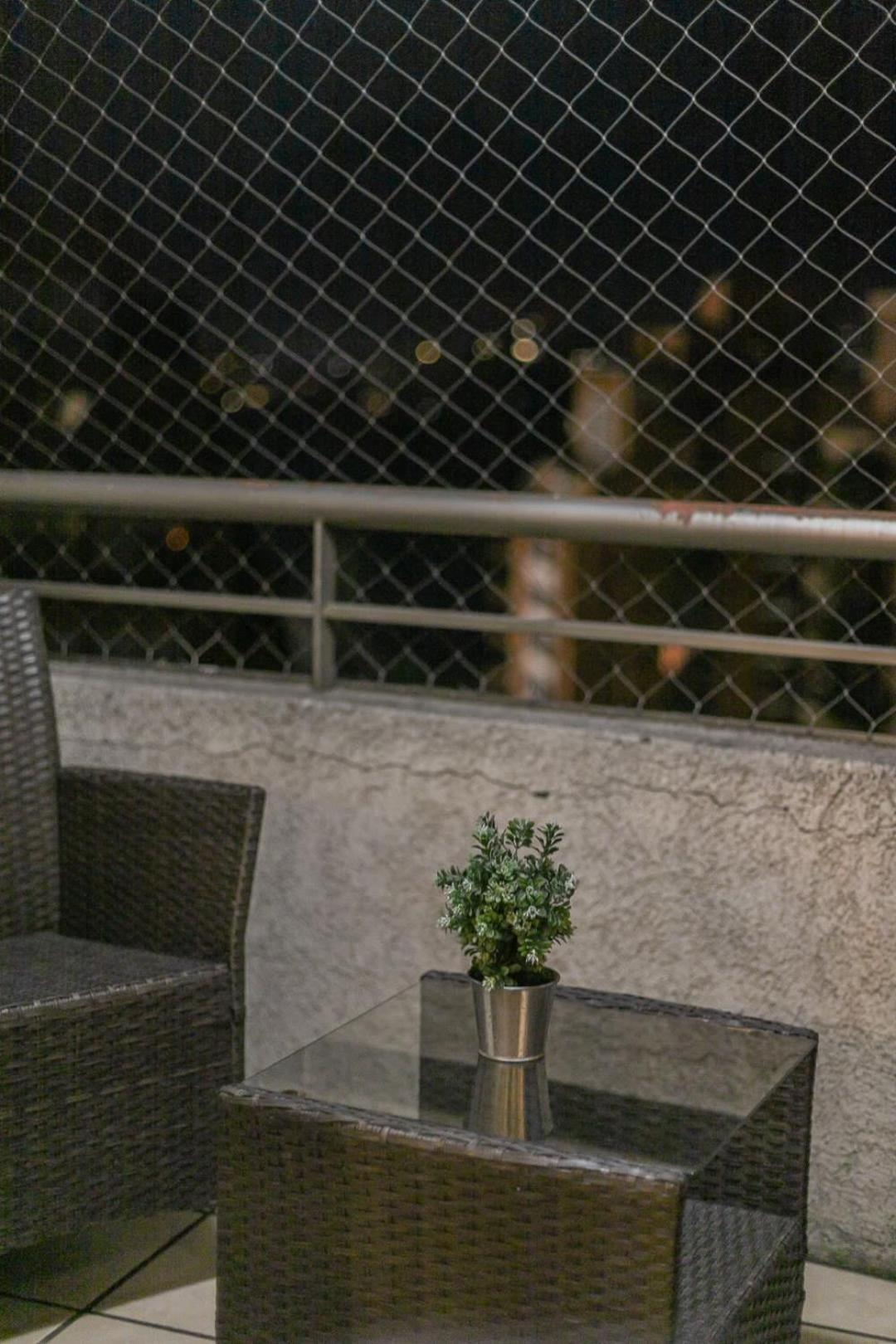 Exclusive In Condes Alcantara Metro Apartment *