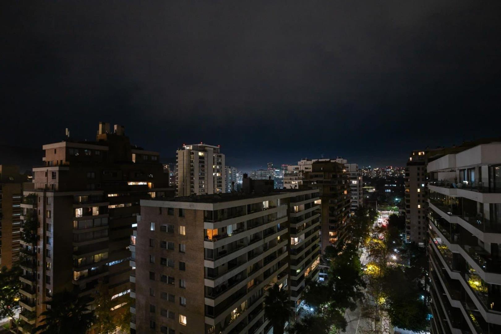 Apartment Exclusive In Condes Alcantara Metro *