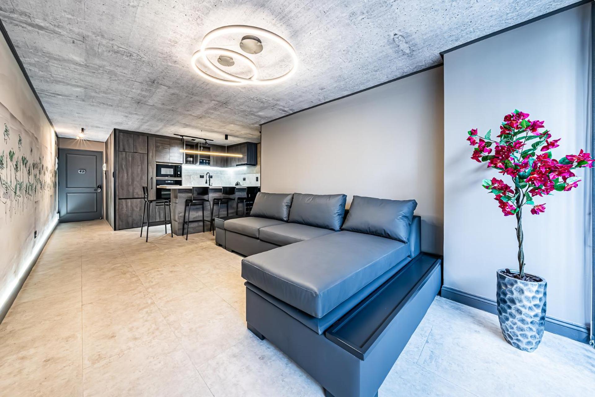 Design Tech Comfort & Location Apartment