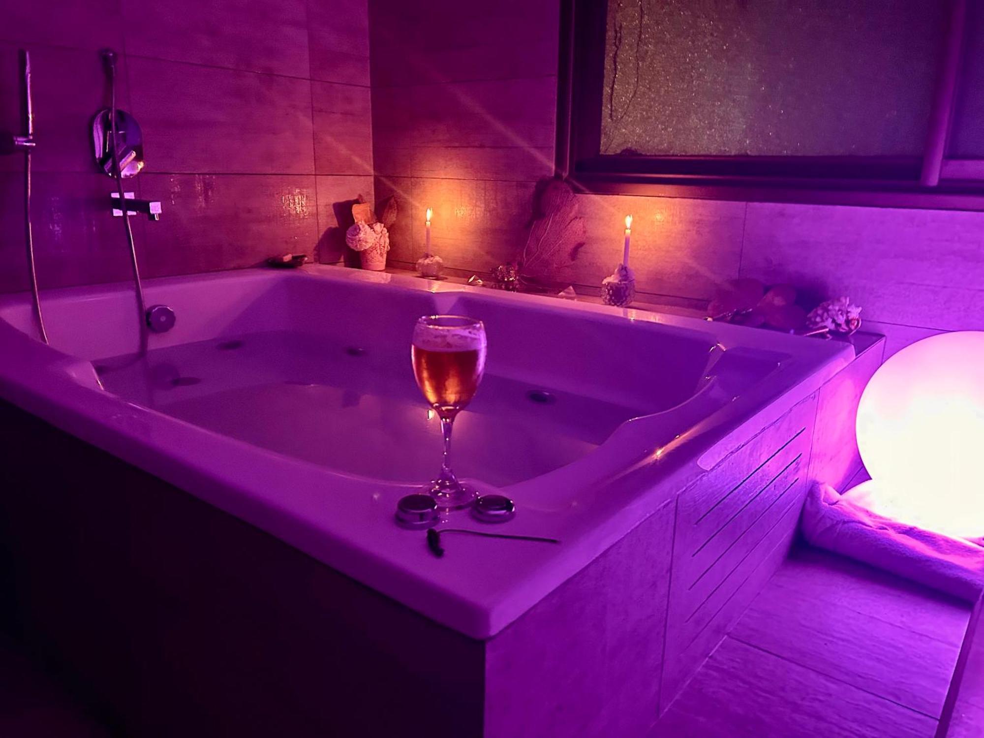 Casa Aqua Love hotel