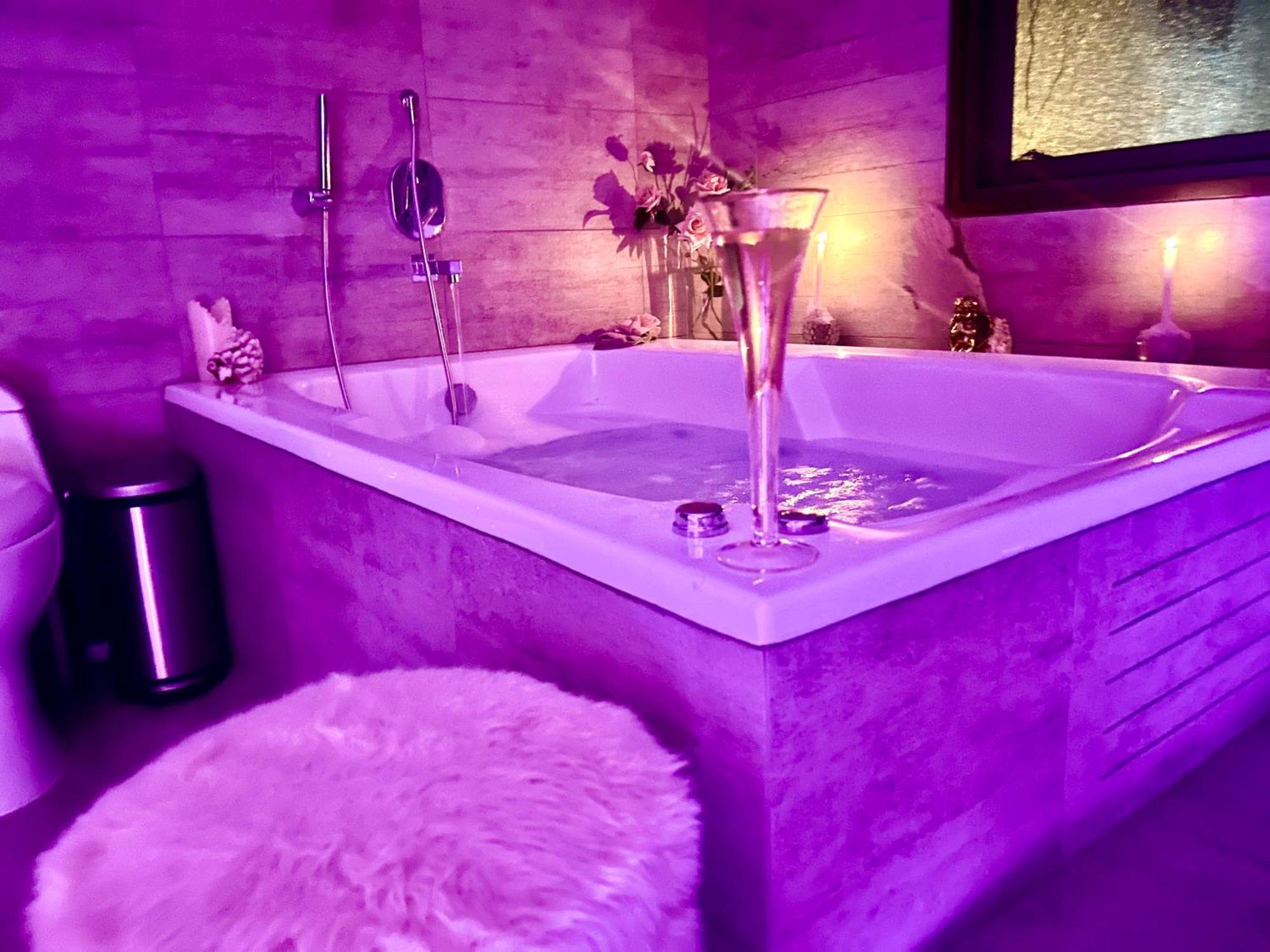 Love hotel Casa Aqua *