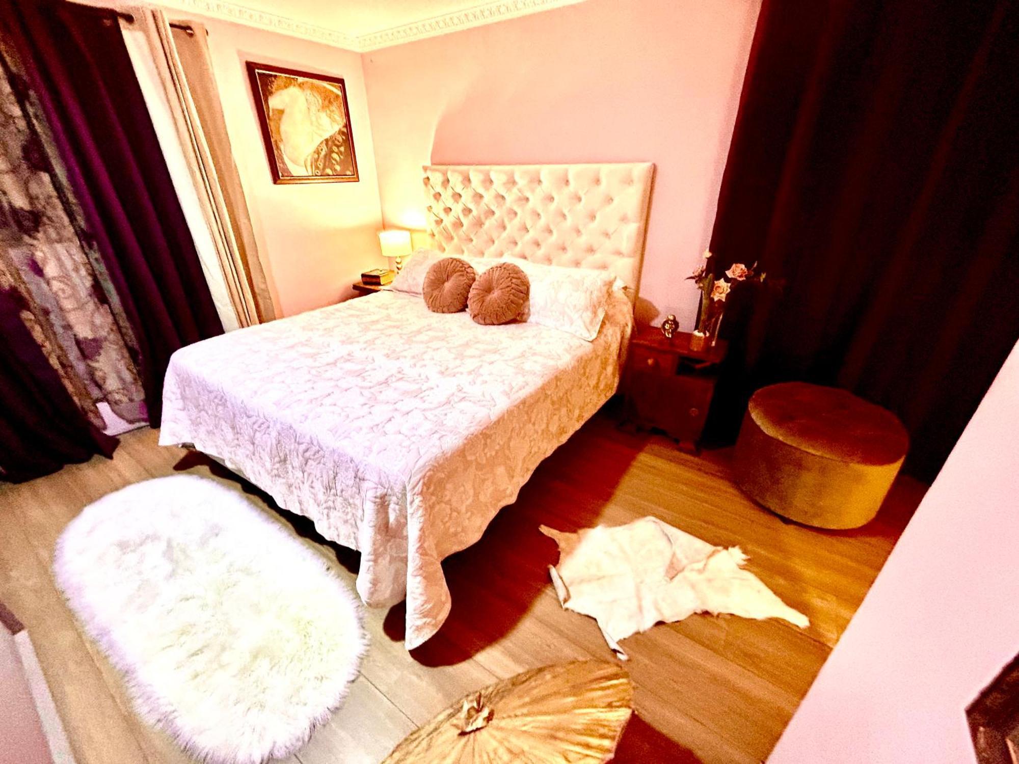 Casa Aqua Love hotel