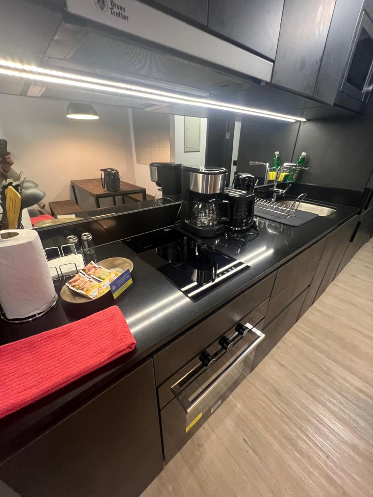 Apartamento Clínica Condes, Espectacular Departamento Nuevo 80 M2 *