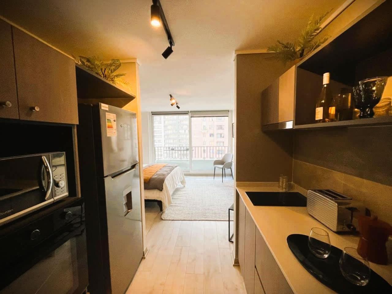 Hom Acogedor En Calle Carmen Centro Santiago