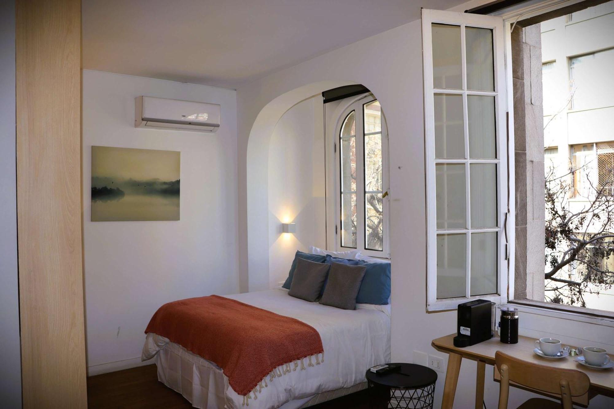 Hom I Centrico En Vibrante Barrio Lastarria * Santiago