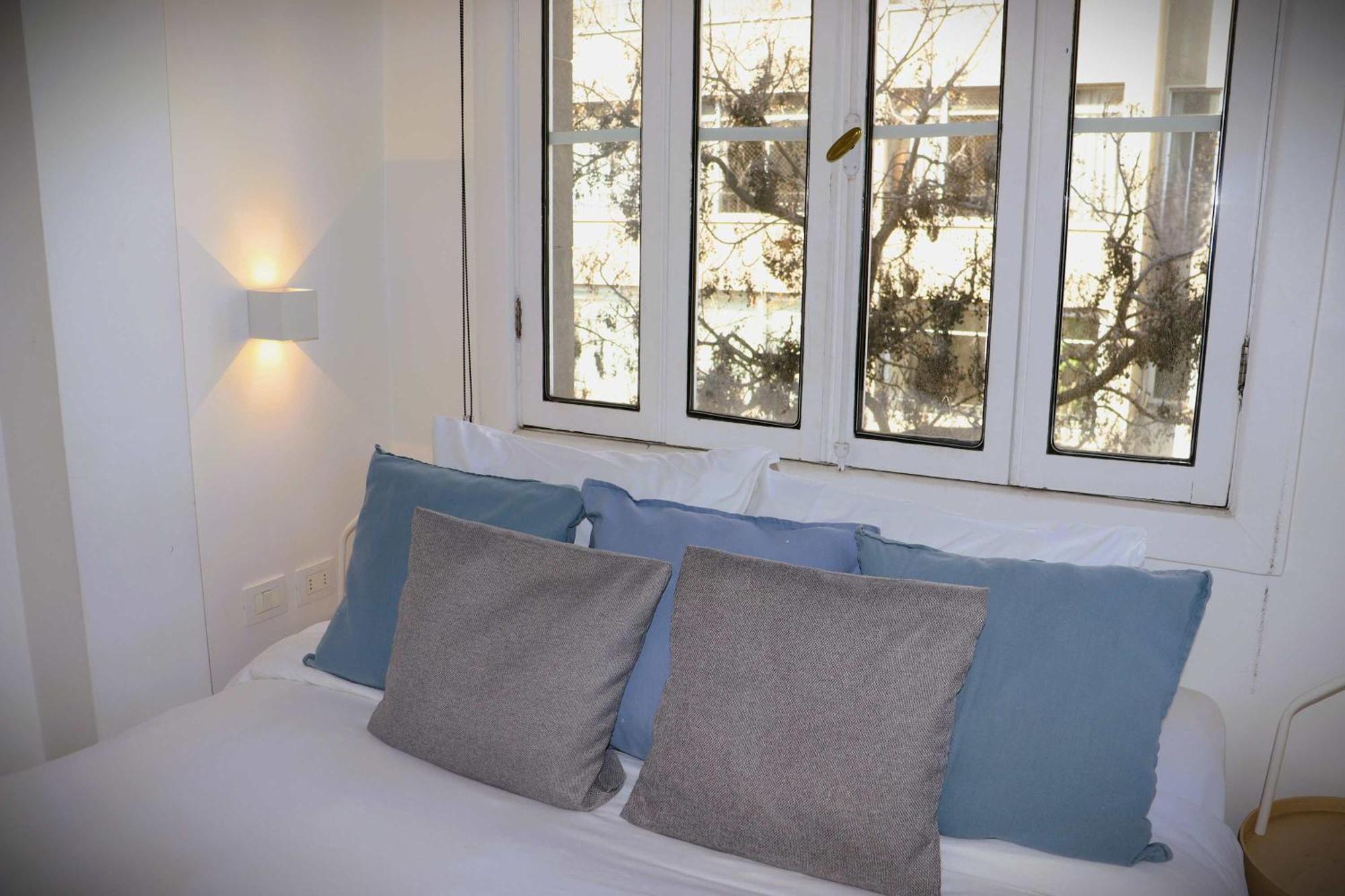 Hom I Centrico En Vibrante Barrio Lastarria *