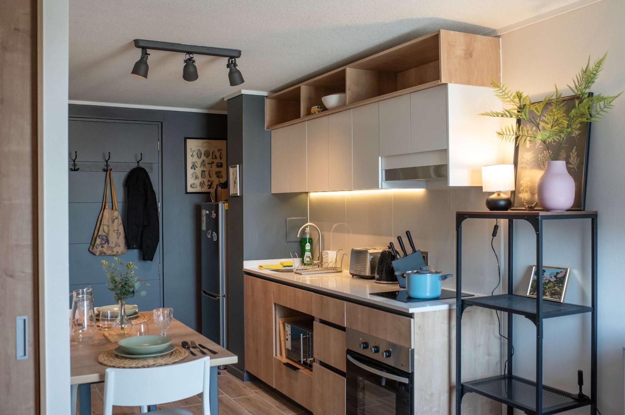 Hom I Nuevo Y Luminoso Con Terraza En Apartamento