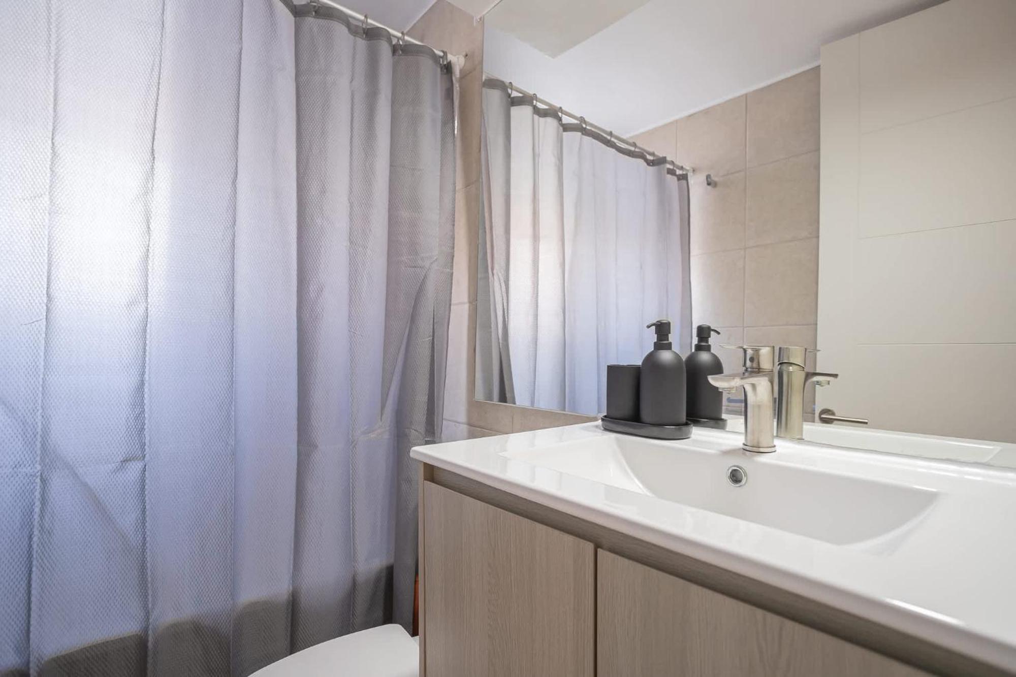 Your Adventure Begins In Condes 2br2ba * Santiago