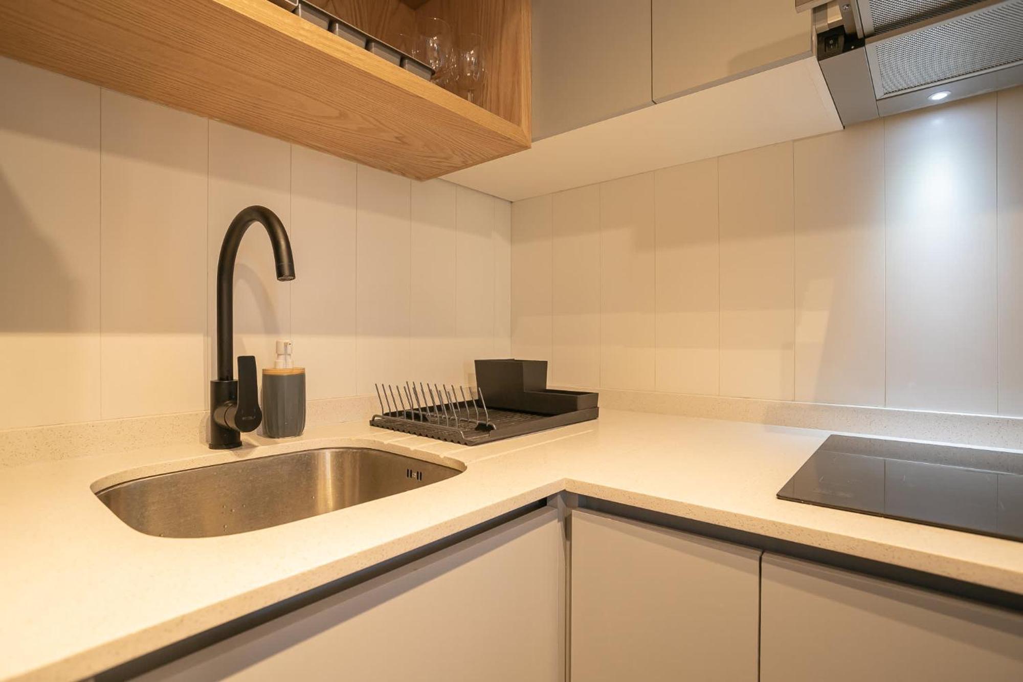 Your Adventure Begins In Condes 2br2ba Apartment