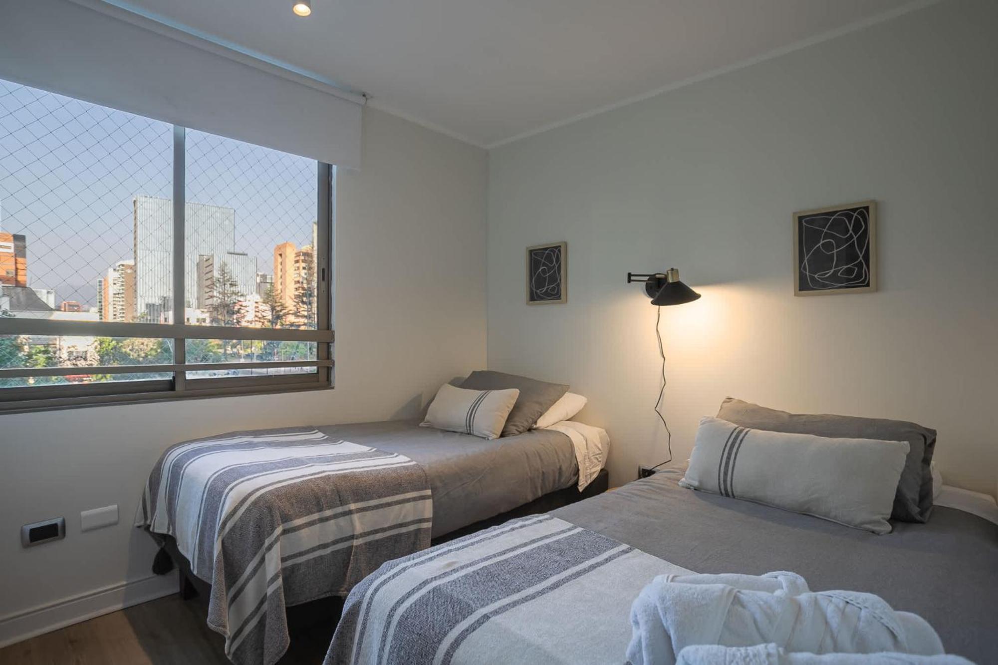 Your Adventure Begins In Condes 2br2ba Apartment *