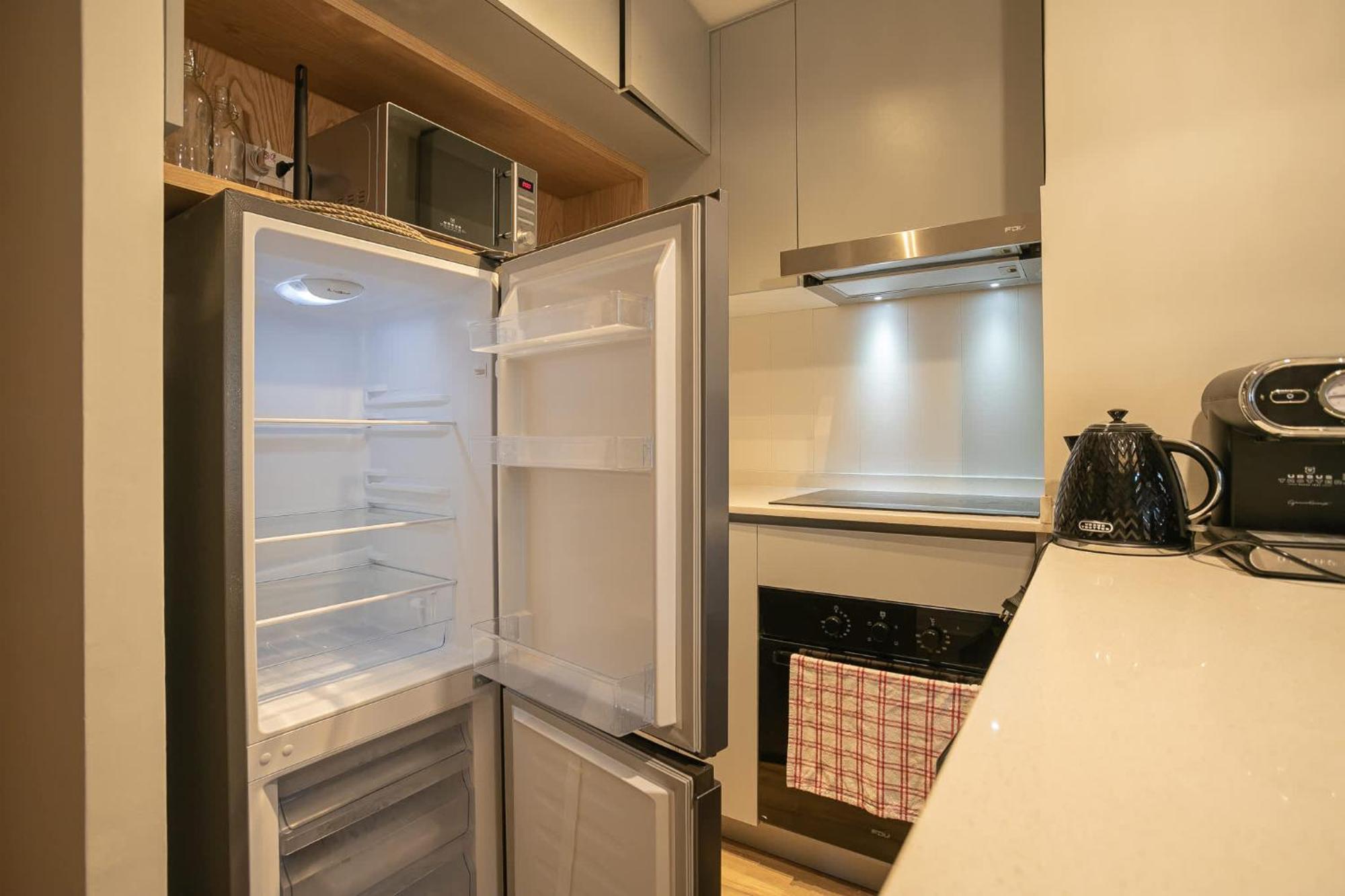 Your Adventure Begins In Condes 2br2ba Apartment