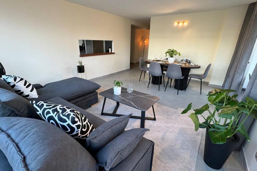 Premium Barrio El Golf - Costanera Center Apartment Santiago