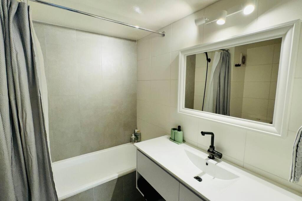 Apartment Premium Barrio El Golf - Costanera Center *