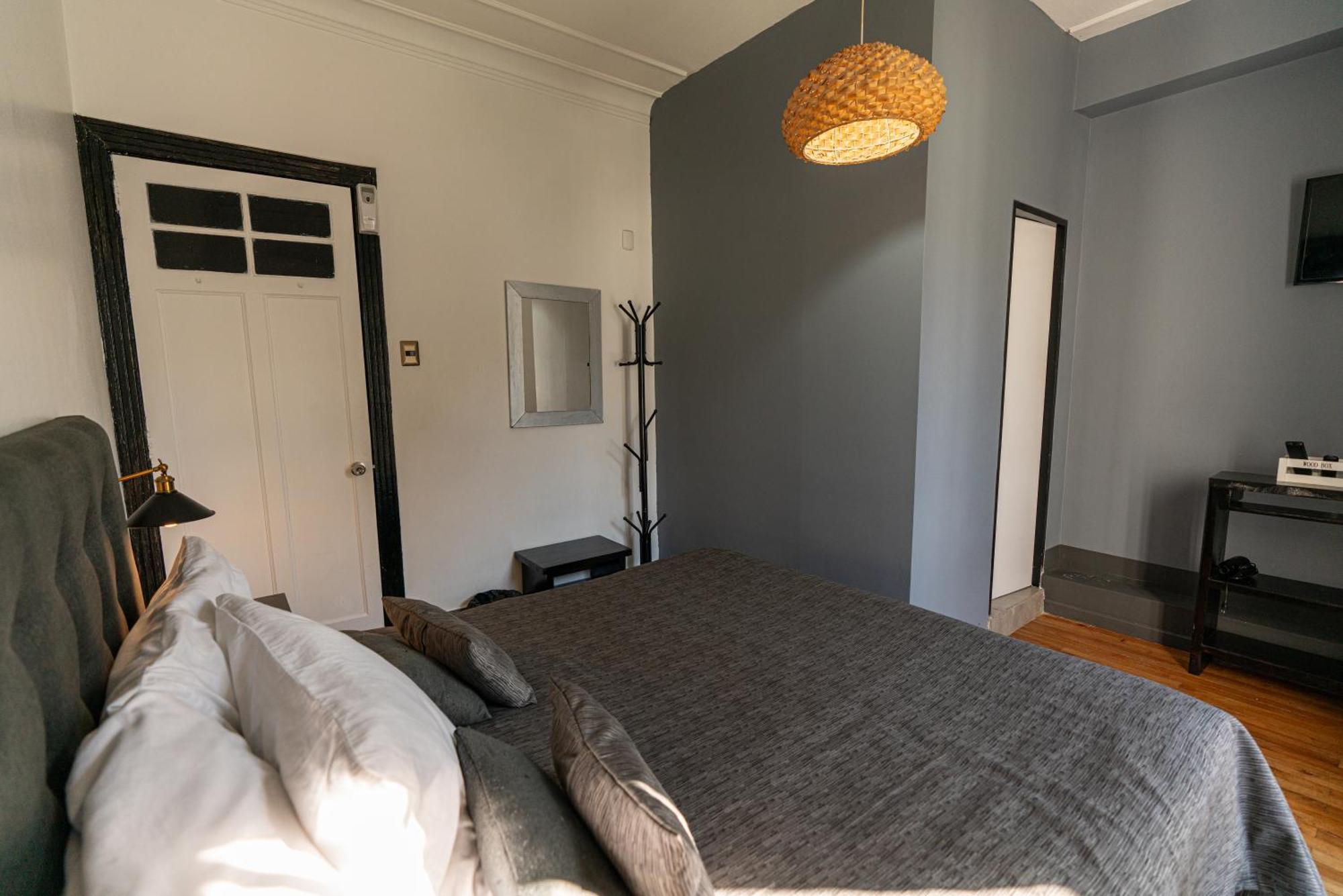 De Blasis Budget Rooms Santiago