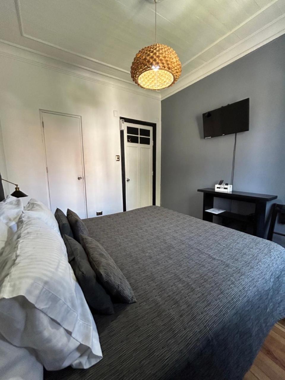 De Blasis Budget Rooms Santiago