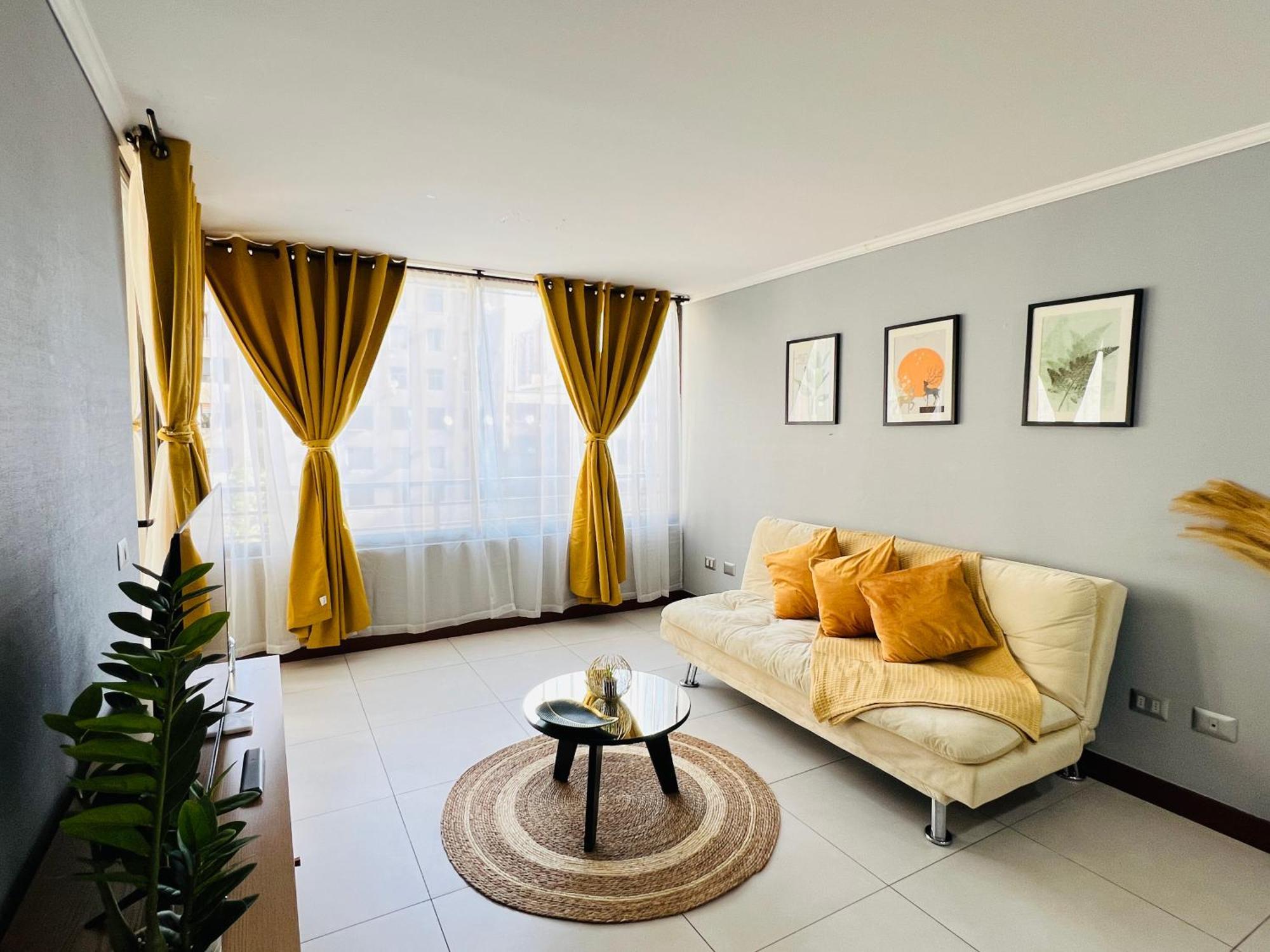 Centro, A Dos Cuadras Del Metro Santa Ana Apartamento