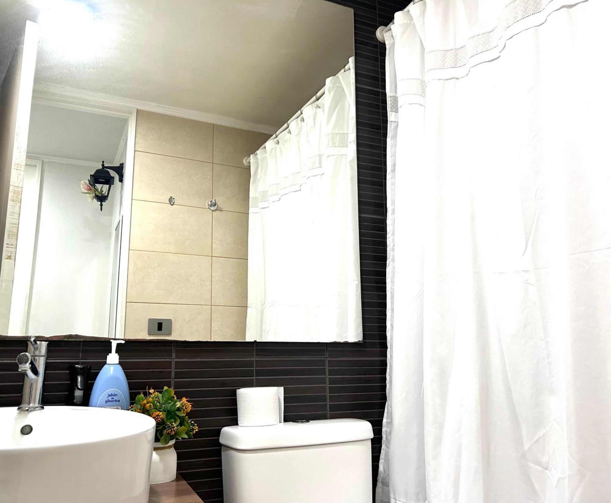 Apartamento A Metro Matta Fantasilandia, Empresas, Familias 8 *