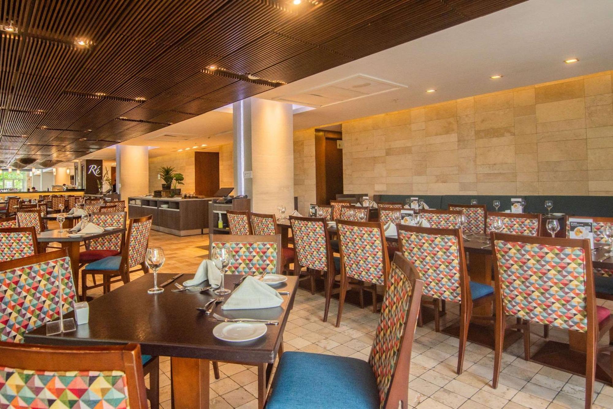 Radisson Blu Plaza El Bosque Hotel 4*