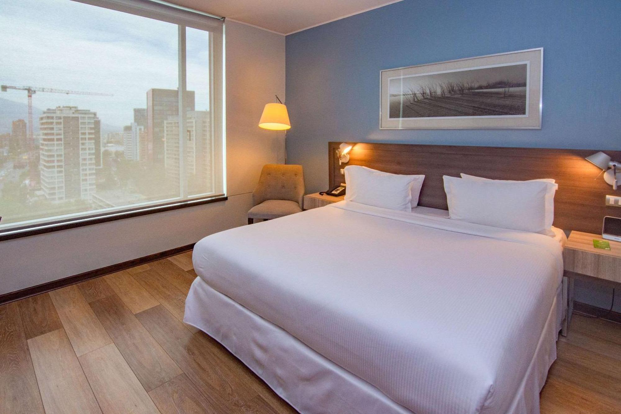Hotel Radisson Blu Plaza El Bosque 4*