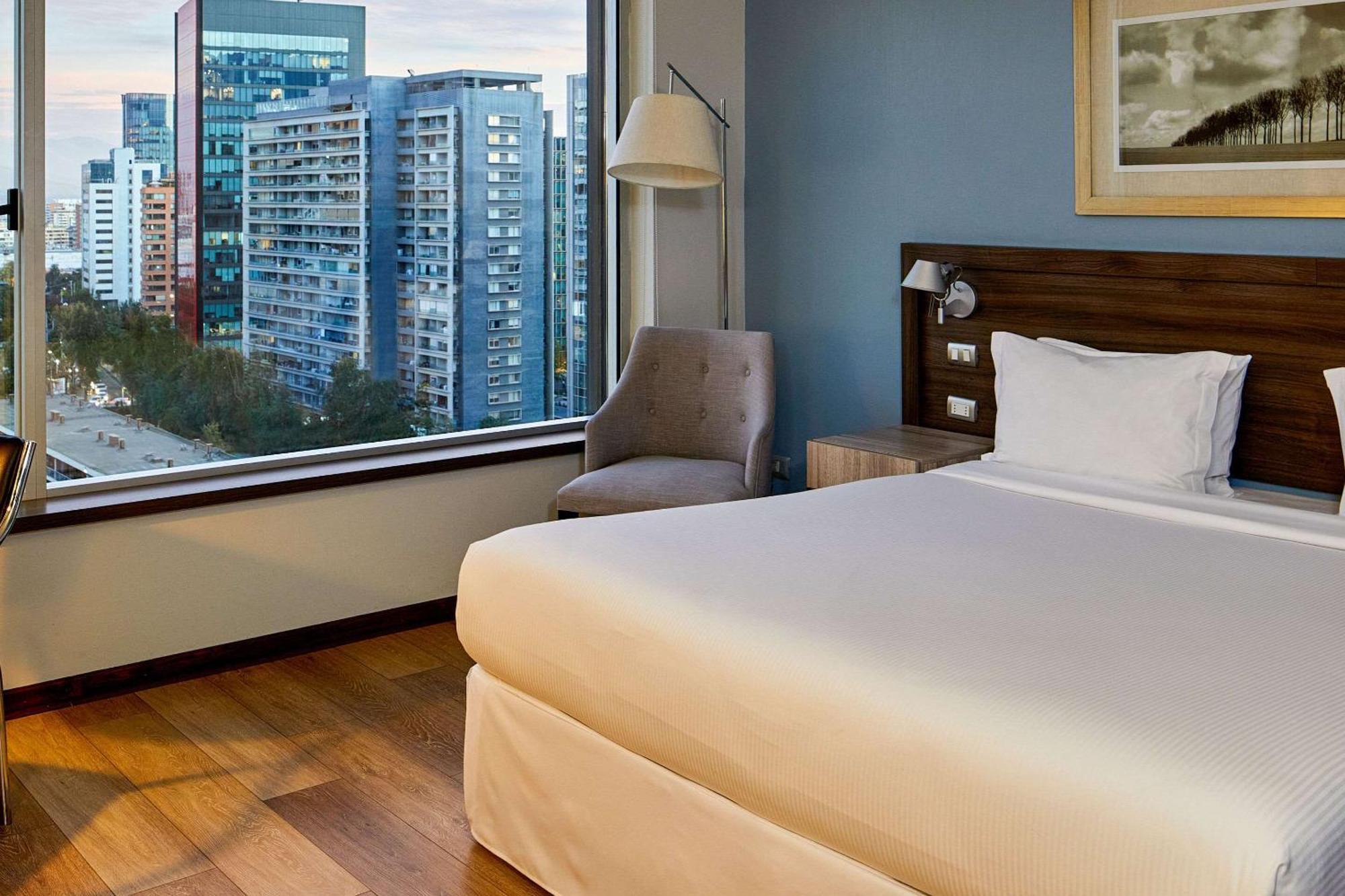 Hotel Radisson Blu Plaza El Bosque 4*