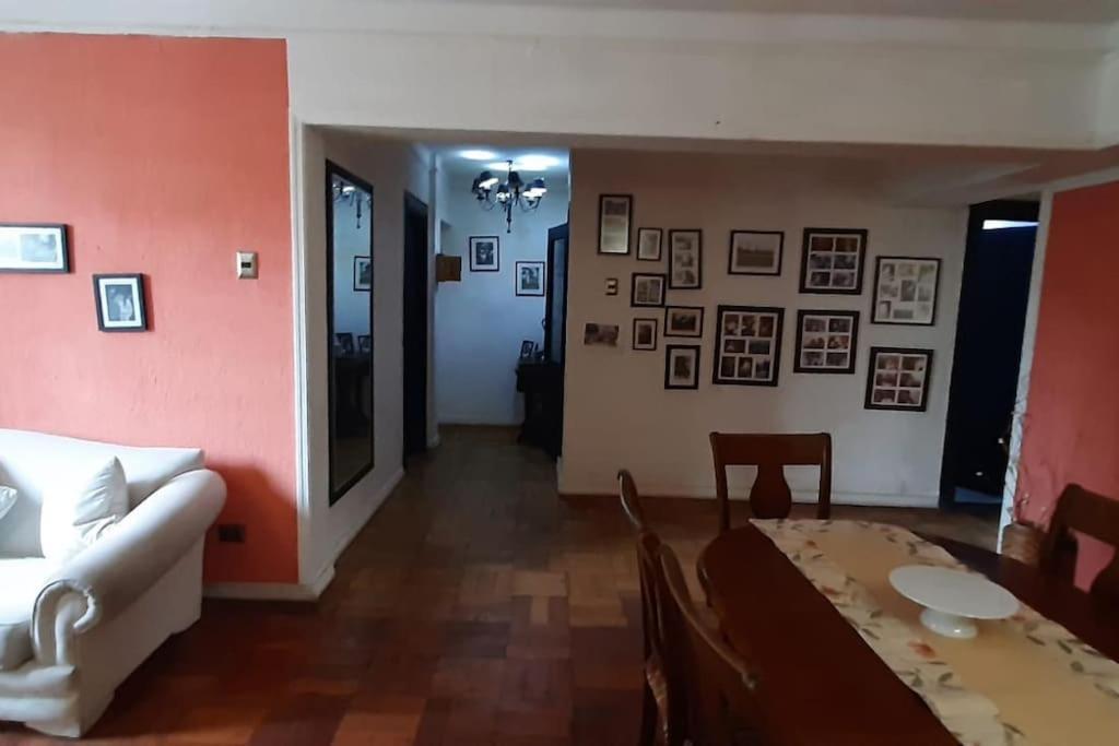 Departamento Frente A Palacio La Moneda Apartment *