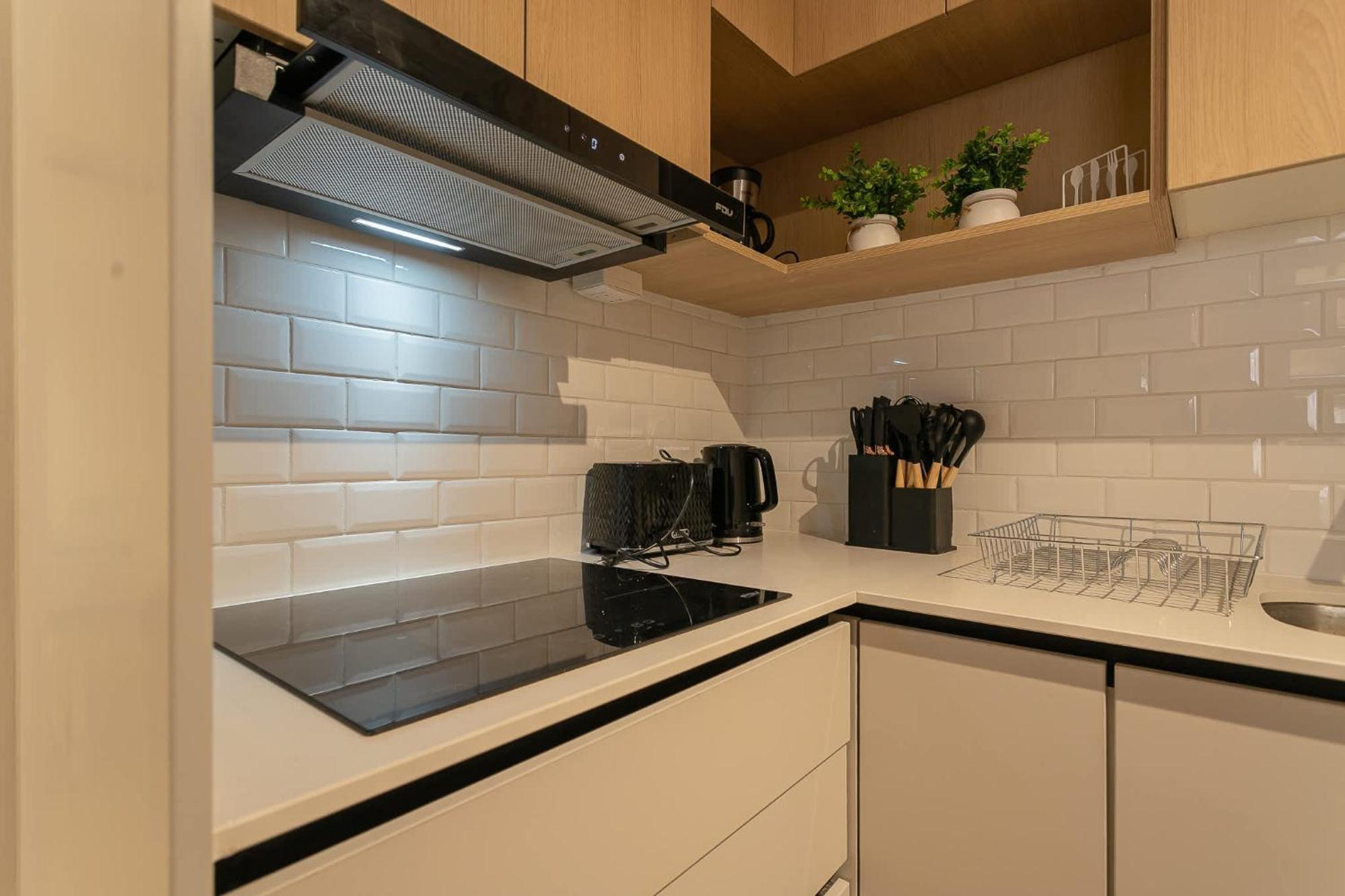 Elegant 2br Experience Condes In Style