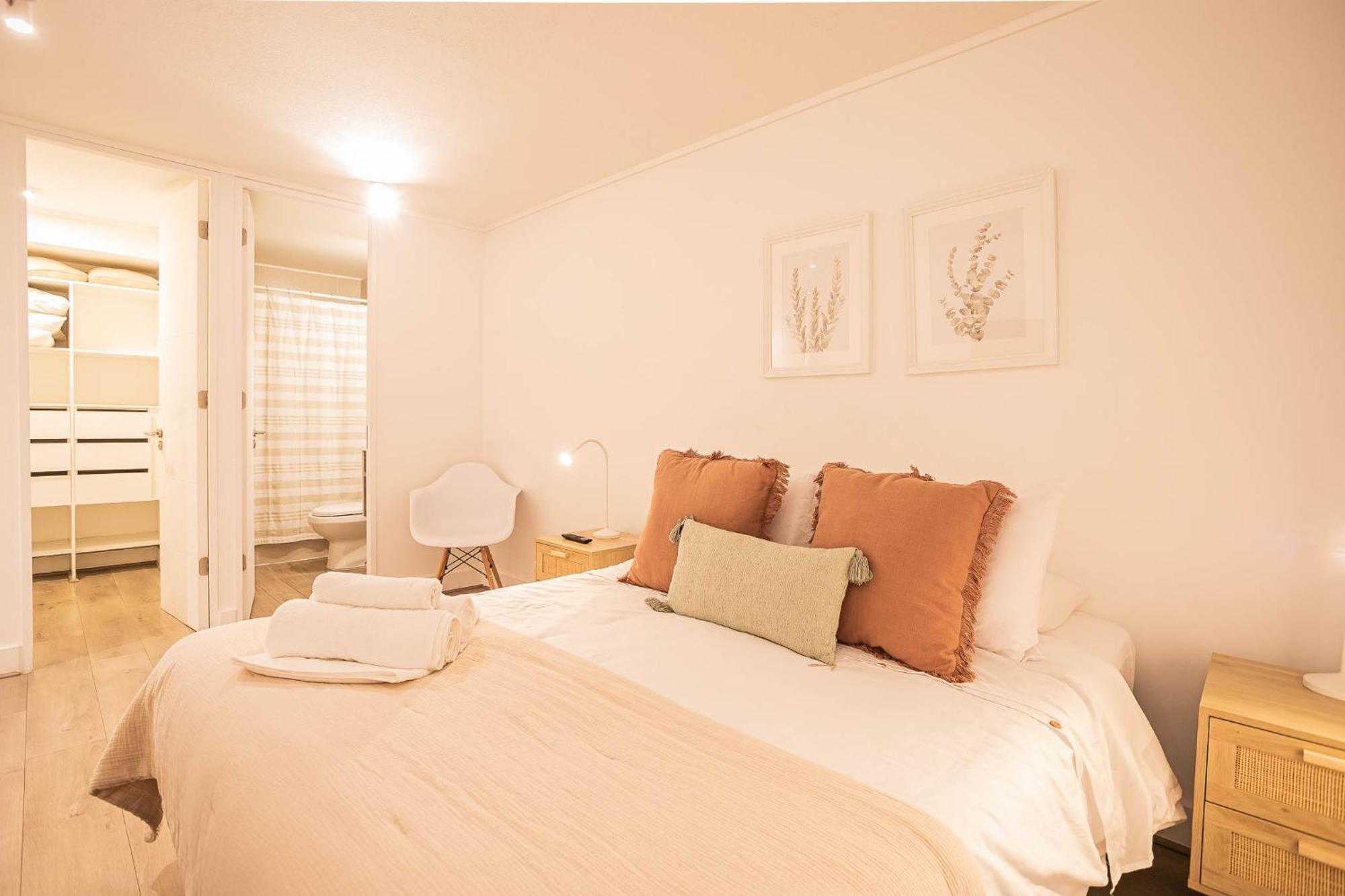 And Cozy Steps Away From Clinica Condes Apartment