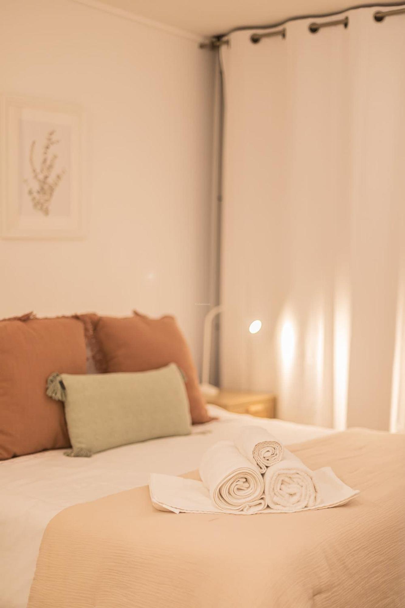 Apartment And Cozy Steps Away From Clinica Condes *
