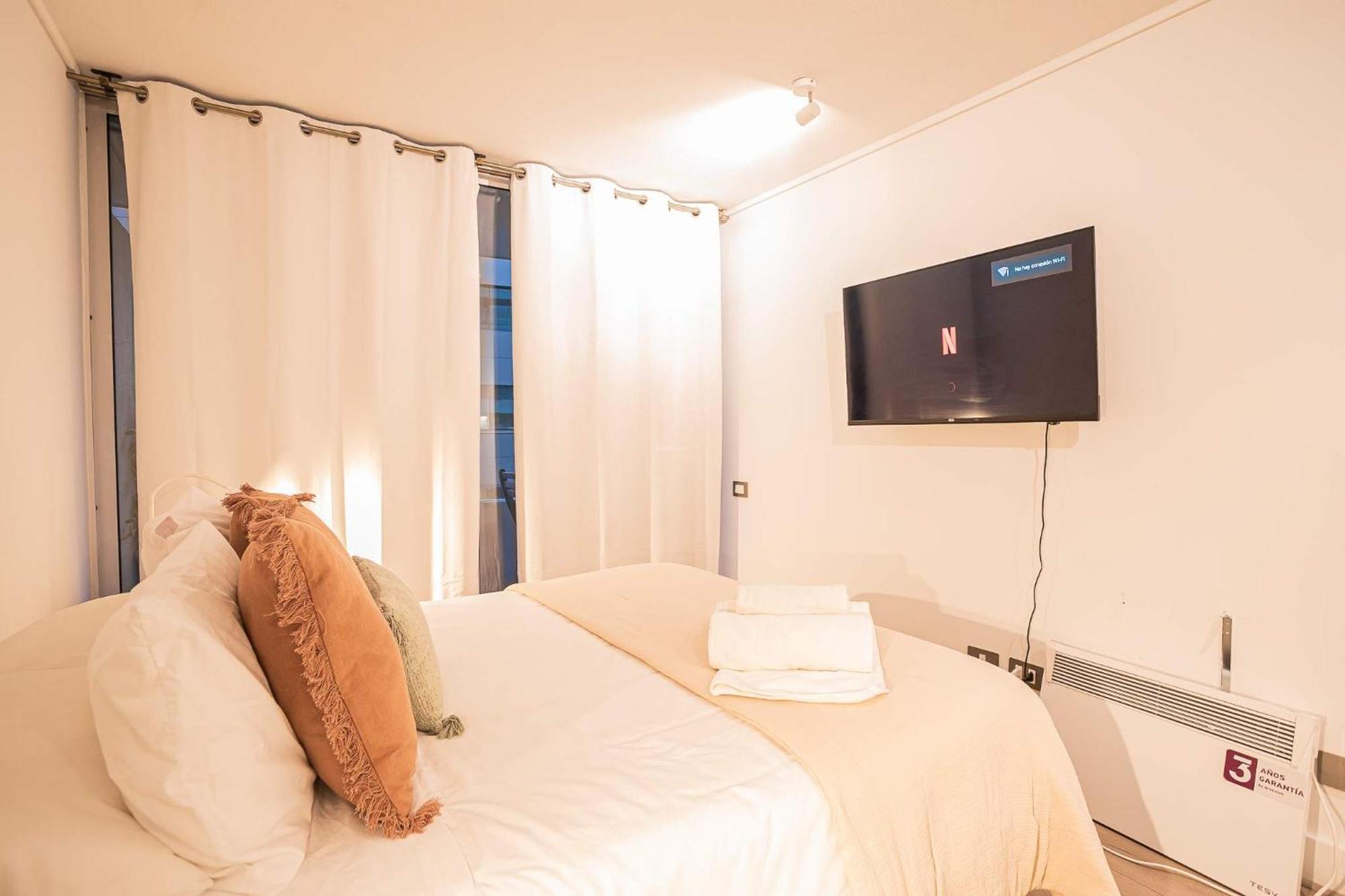 Apartment And Cozy Steps Away From Clinica Condes