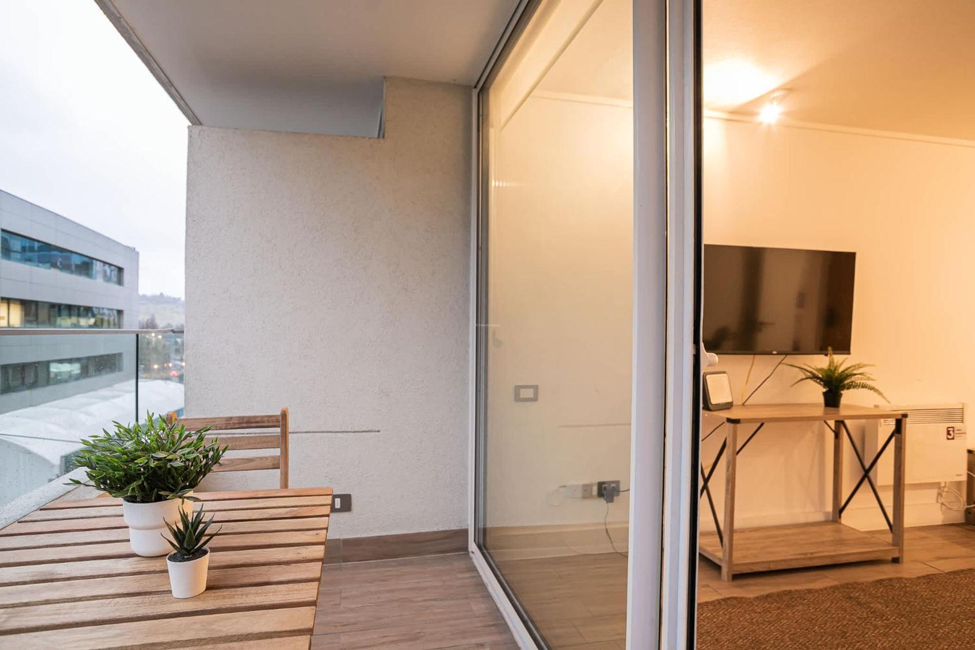 Apartment And Cozy Steps Away From Clinica Condes Santiago