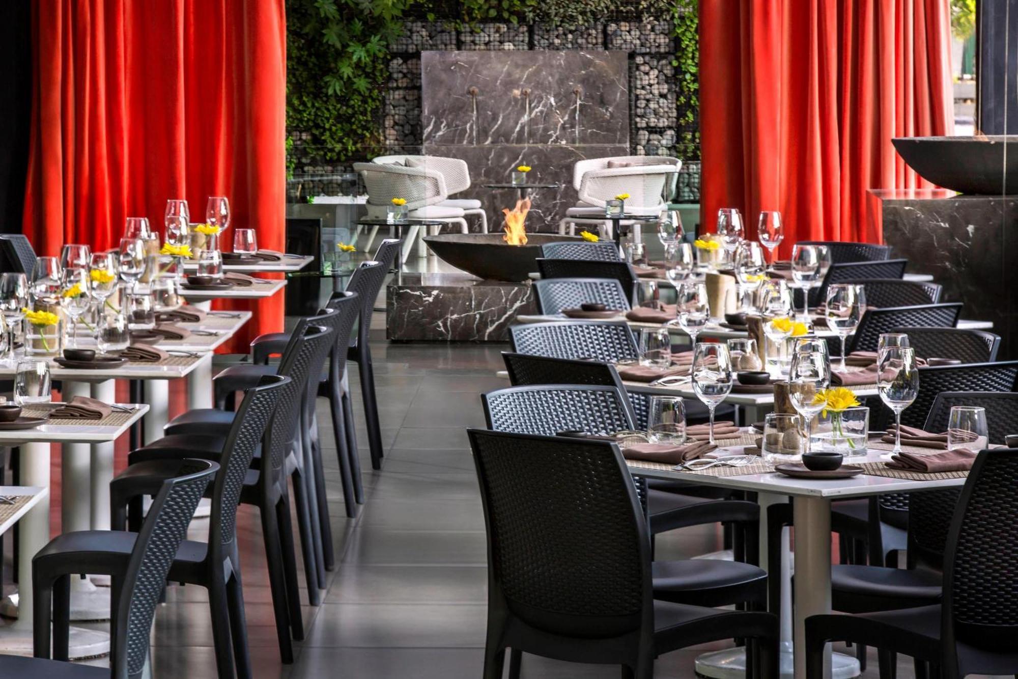 The Ritz-carlton, Khách sạn Santiago