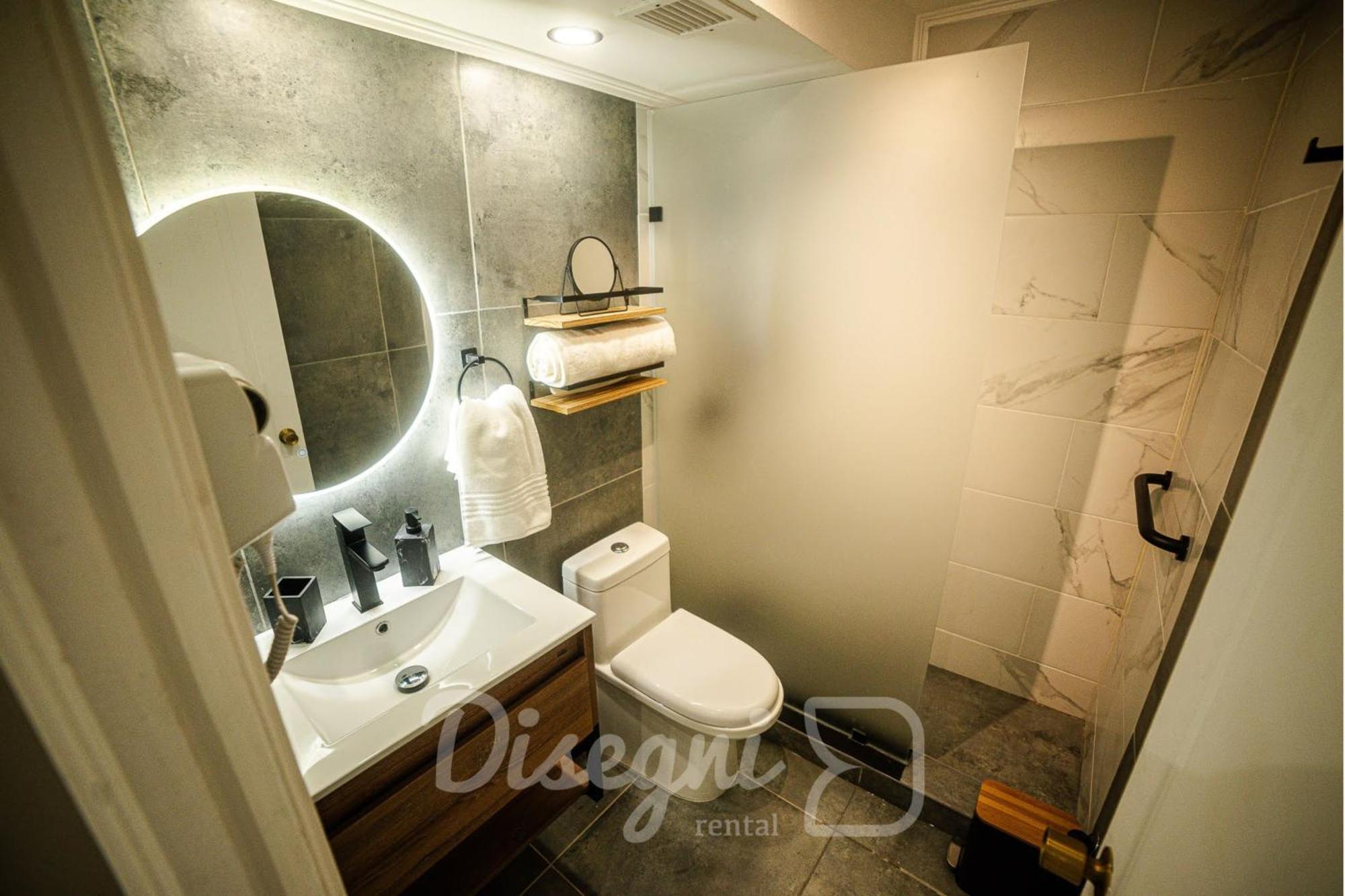 Apartment Departamento El Golf, Condes, Costanera Center Disegni 10 *