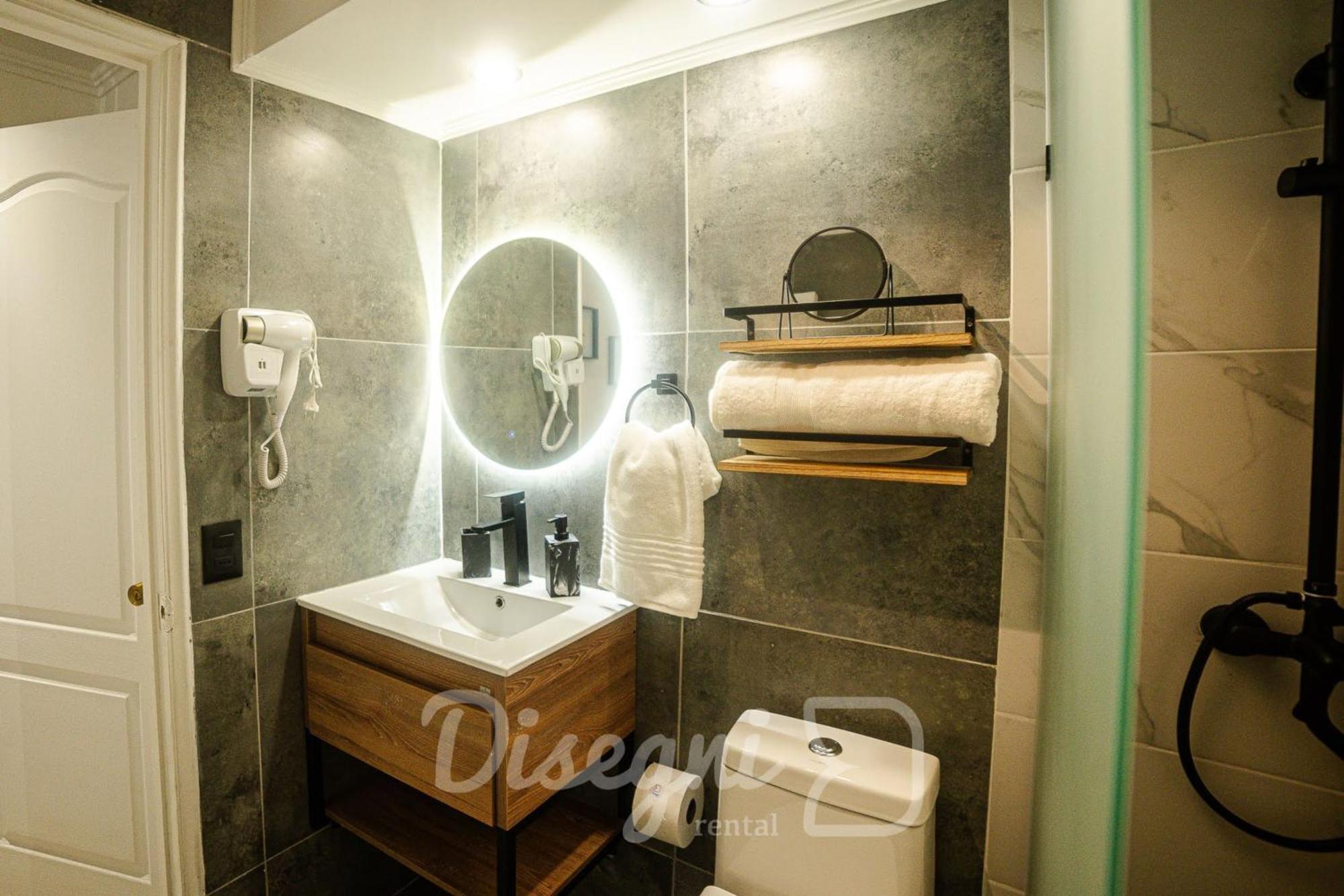 Departamento El Golf, Condes, Costanera Center Disegni 10 Apartment
