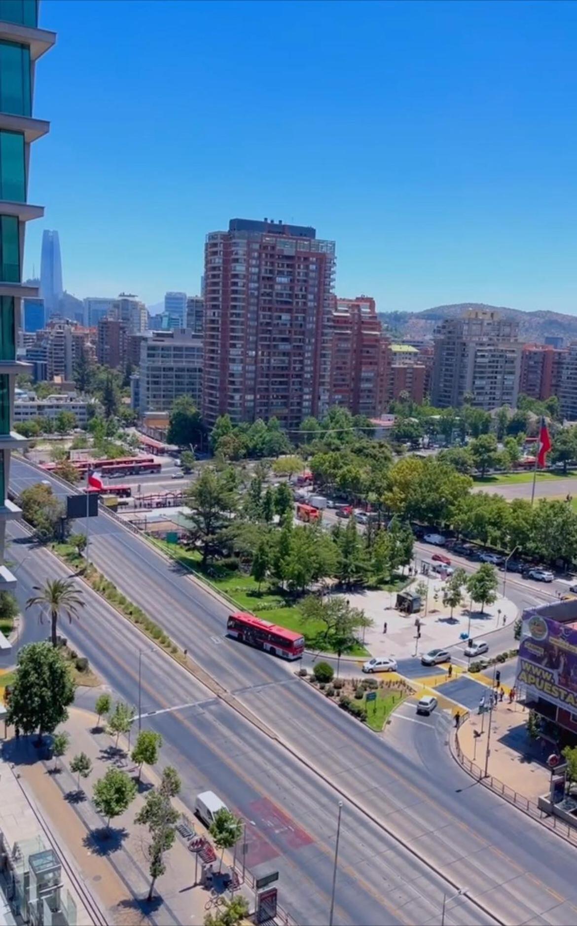 Condes, A Pasos Del Metro Escuela Militar Apartamento Santiago