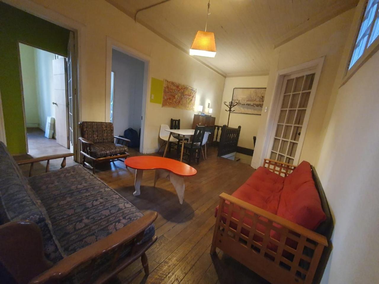 Casa De Huespedes Providencia Baquedano * Santiago